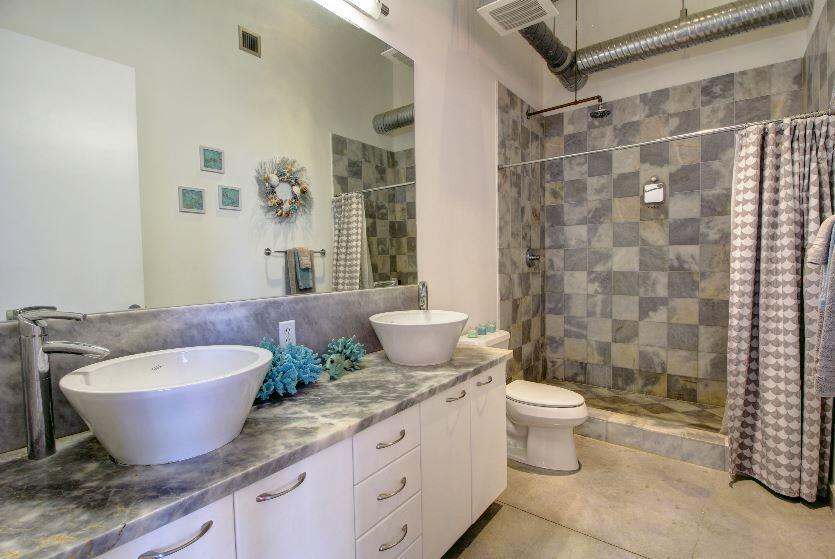 445 N Andrews Avenue 301 Property Photo 13