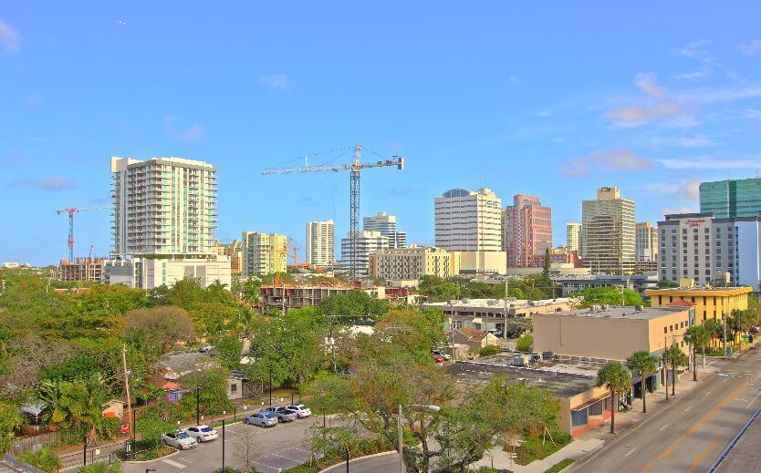 445 N Andrews Avenue 301 Property Photo 23