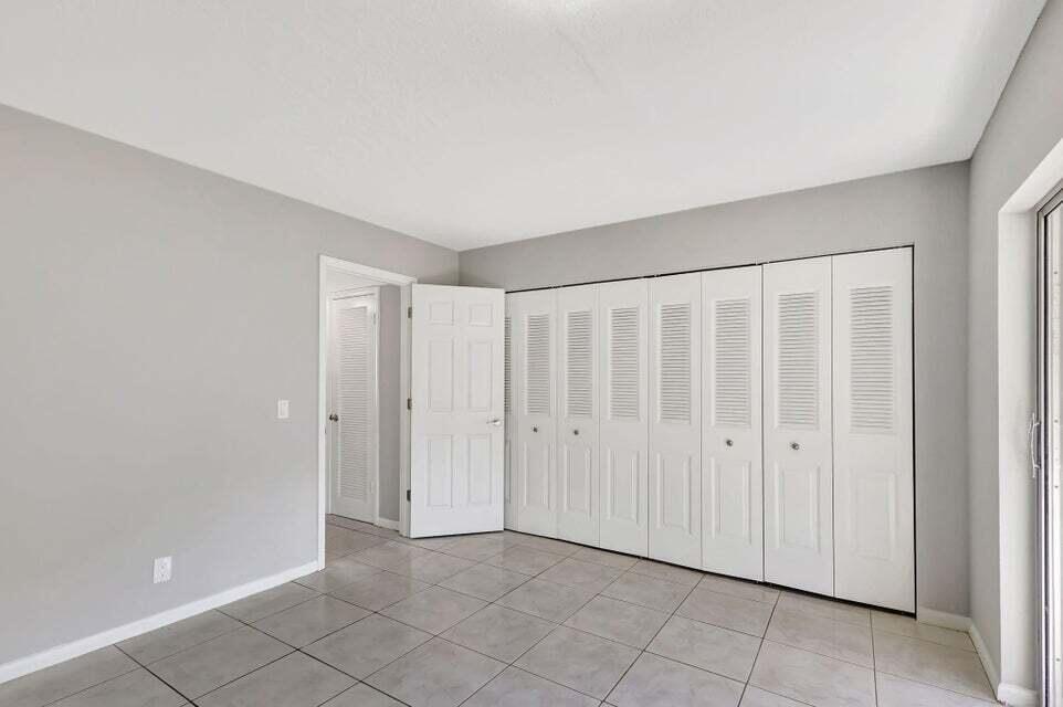 27 Camden B Property Photo 13