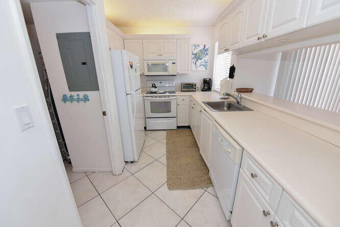 353 S Us Highway 1 F306 Property Photo 7
