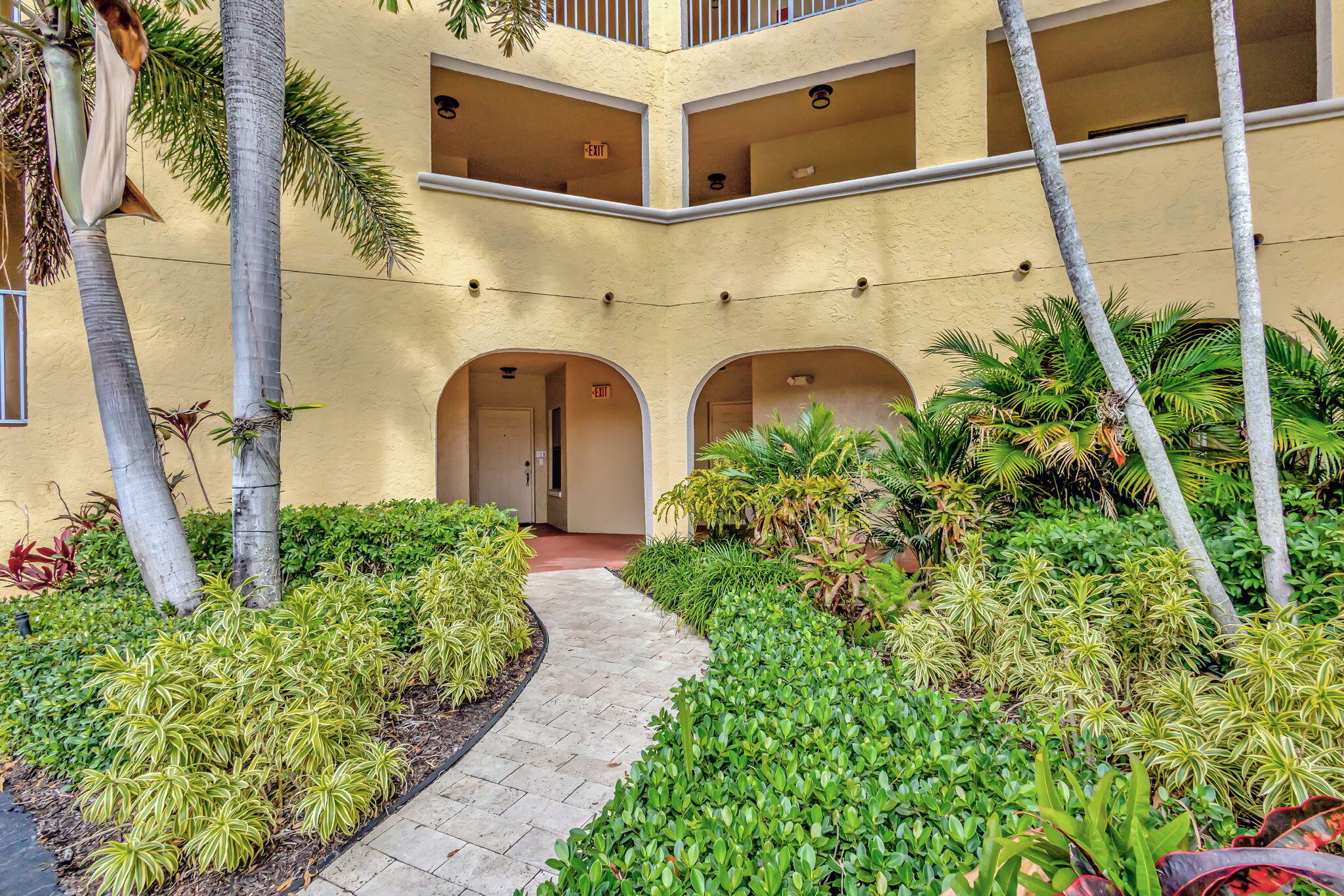 300 Uno Lago Drive 101 Property Photo 4