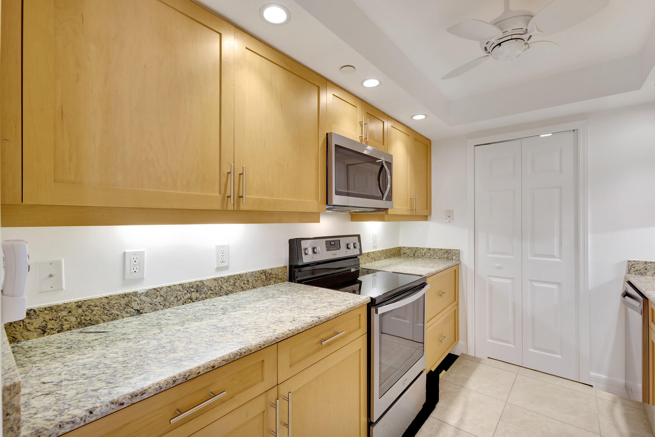 3000 N Ocean Drive 22 G Property Photo 10