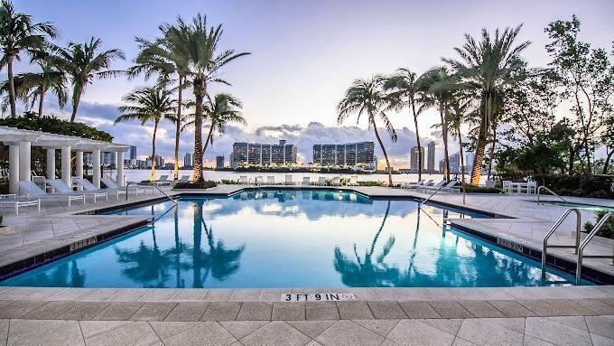 3135 NE 184 Street NE 2101 Property Photo 1