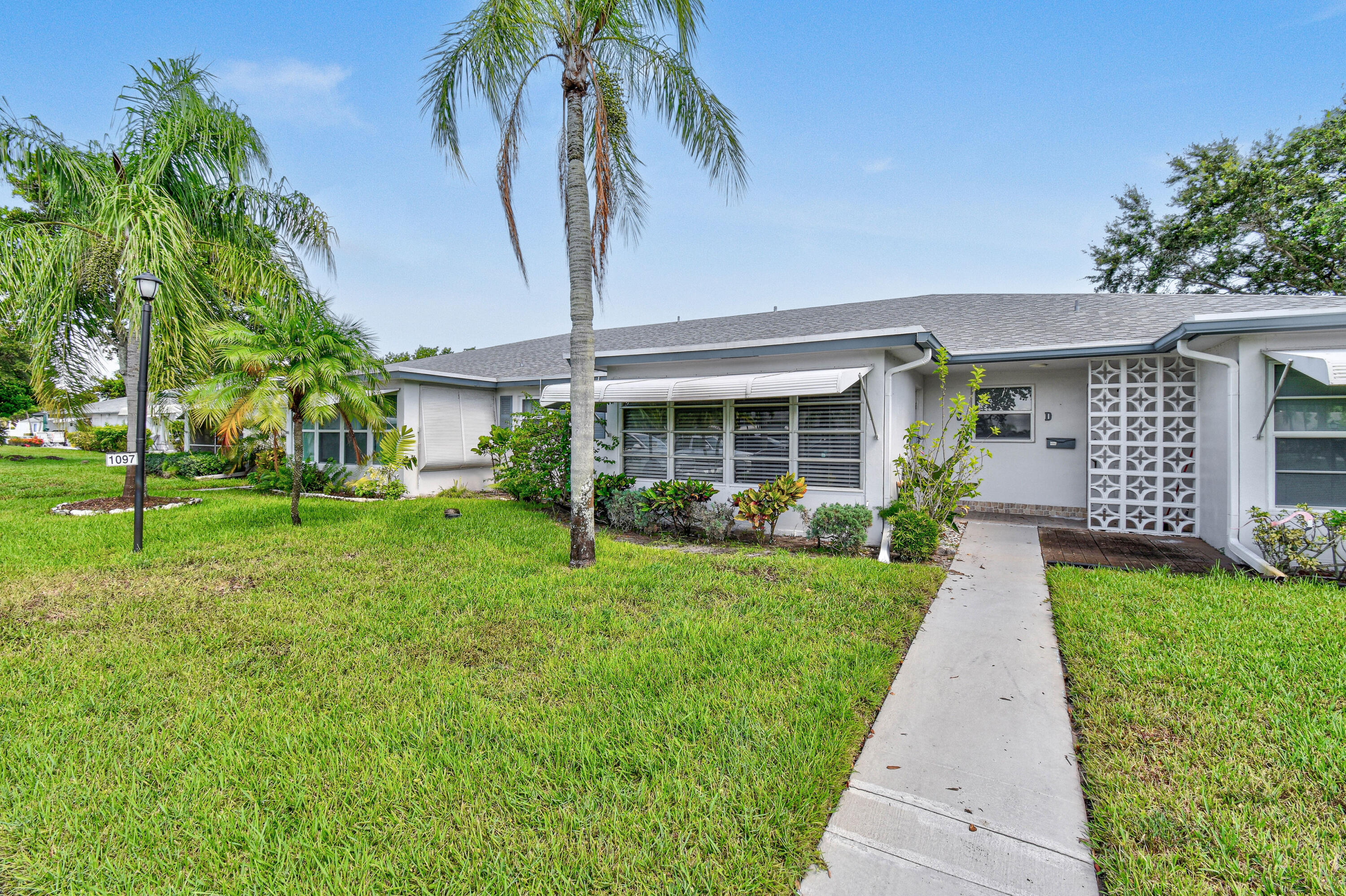 1097 Circle Terrace W C Property Photo 1
