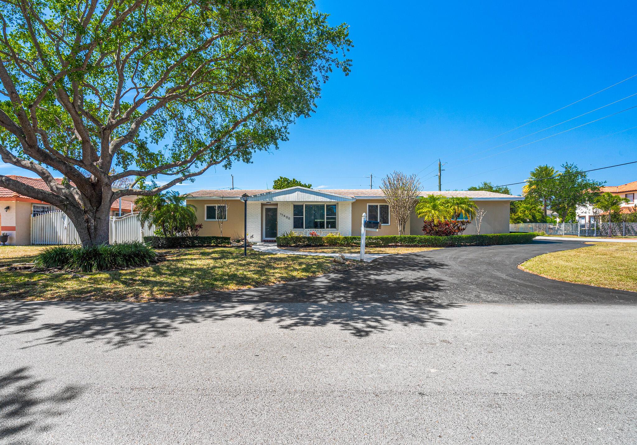 17400 SW 92nd Court Property Photo 1