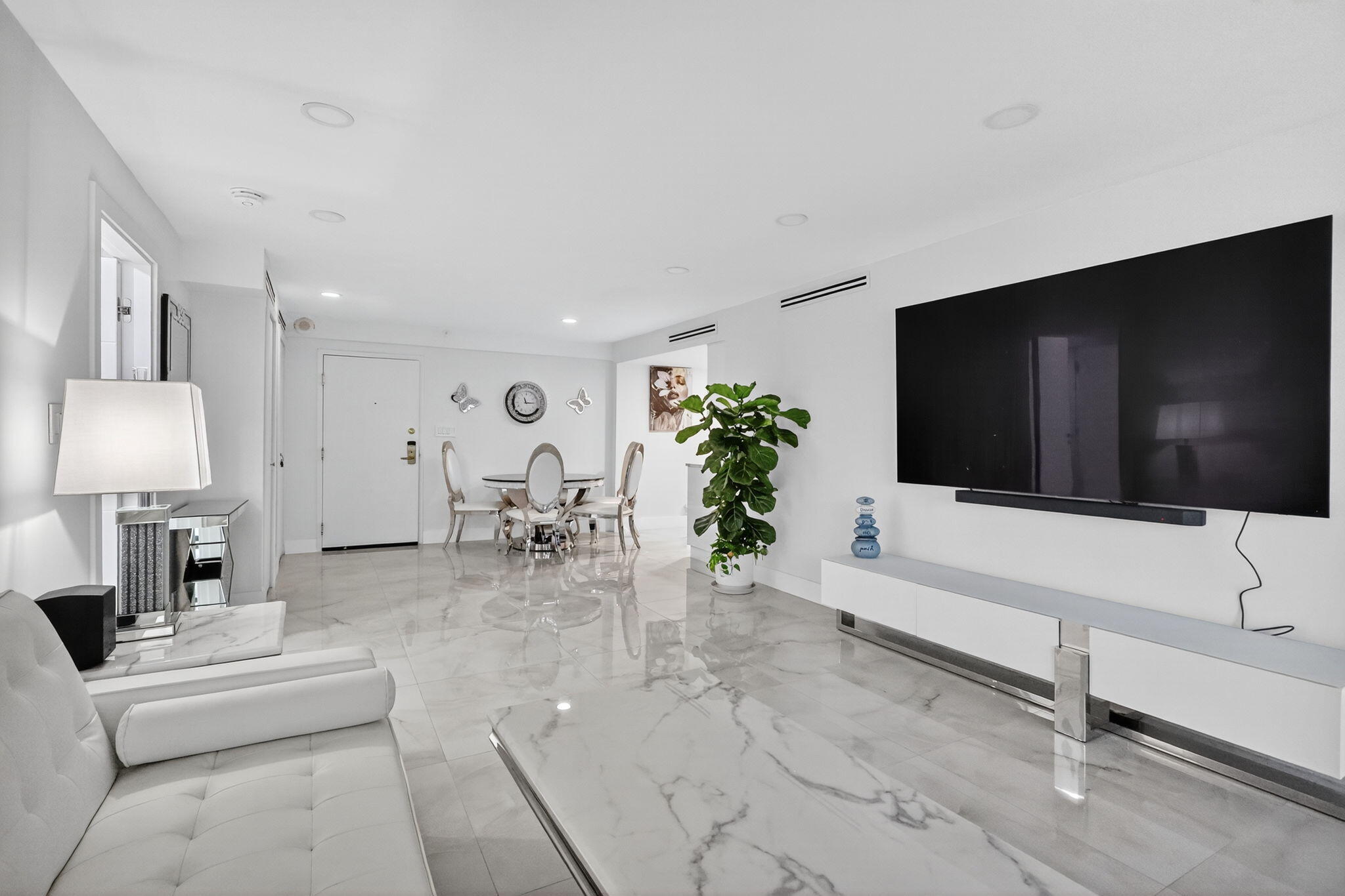 5225 Collins Avenue 1408 Property Photo 1