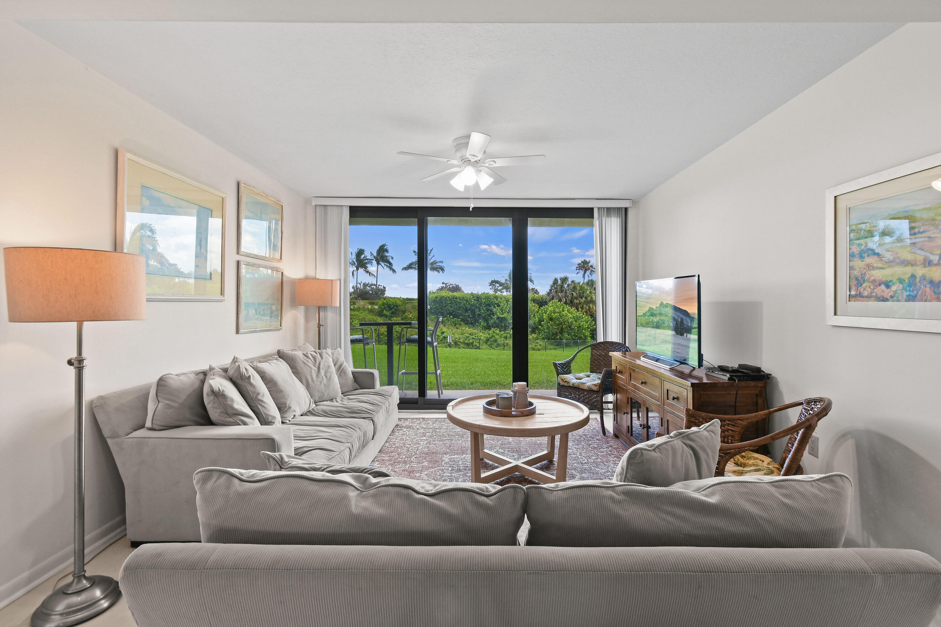 R11122067 Property Photo 11