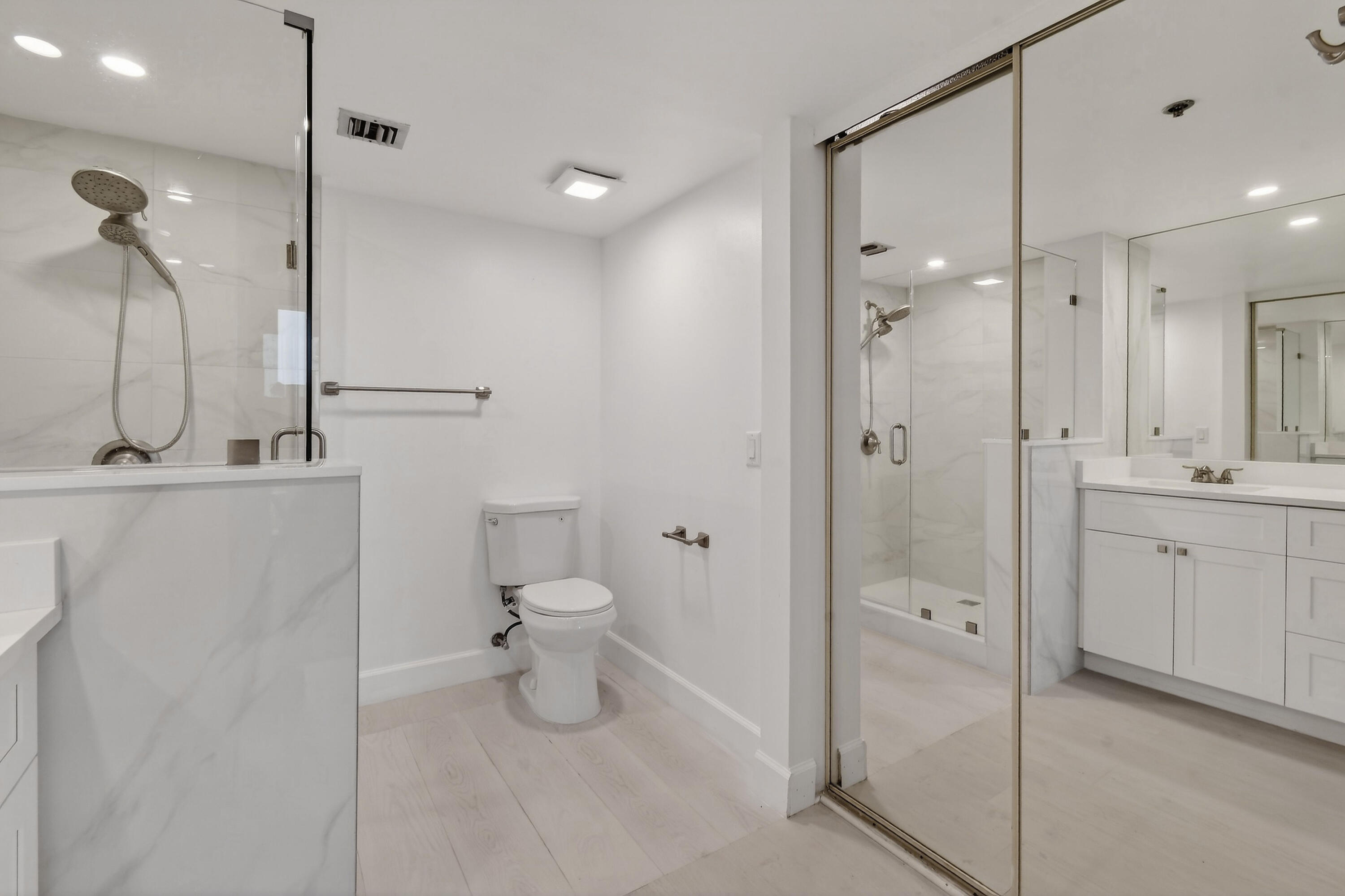 R11122067 Property Photo 17