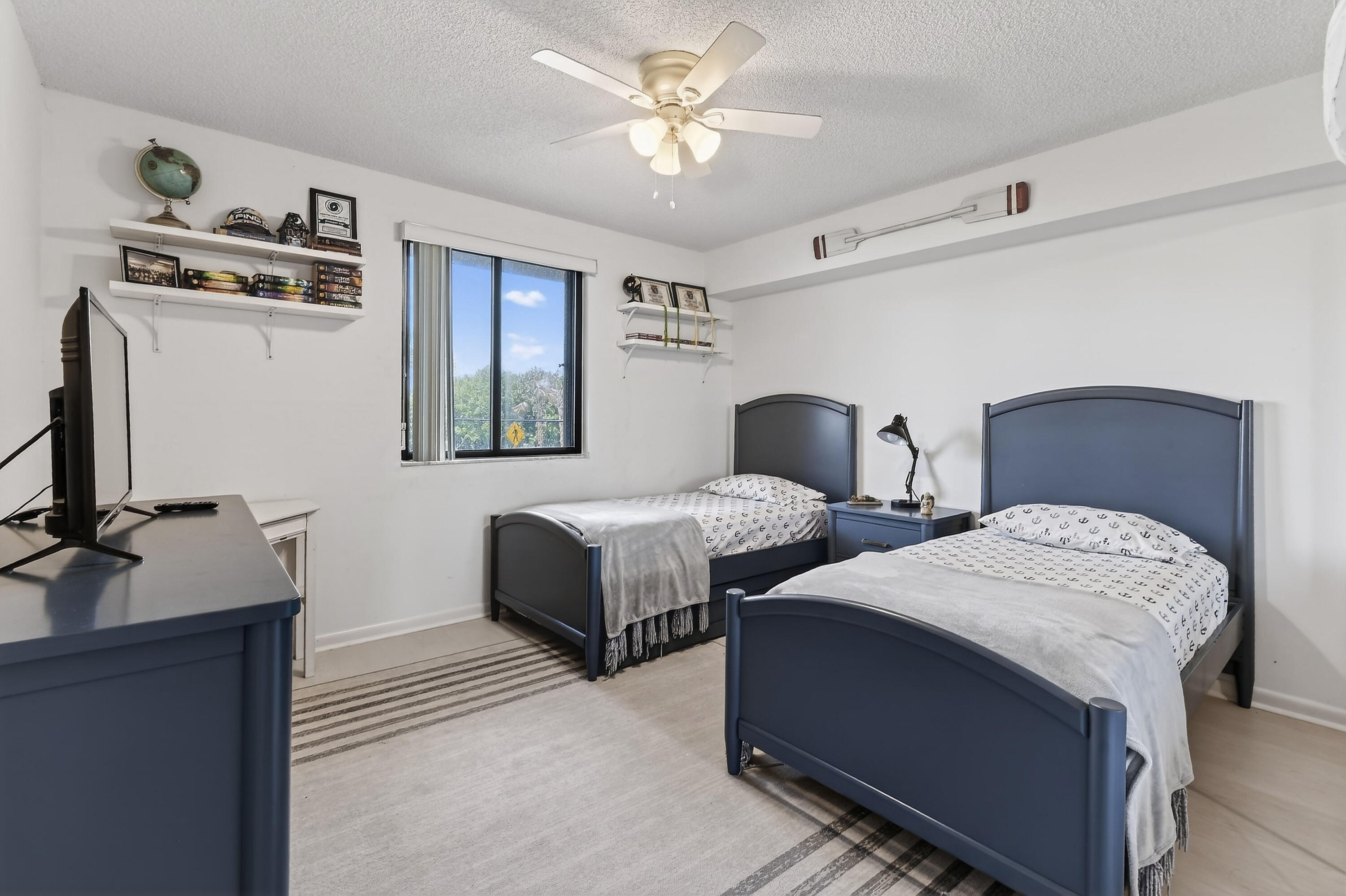 R11122067 Property Photo 18