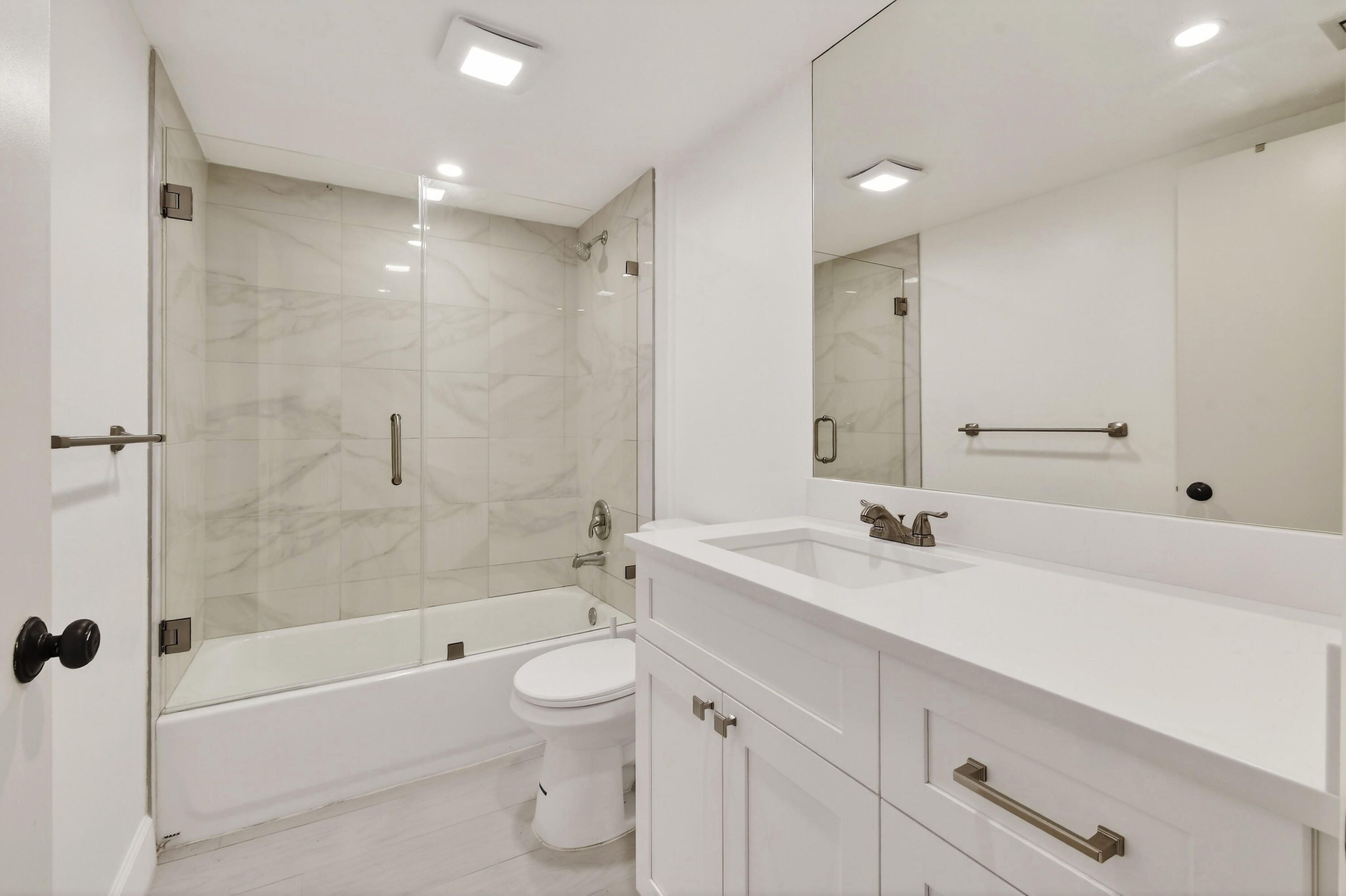 R11122067 Property Photo 20