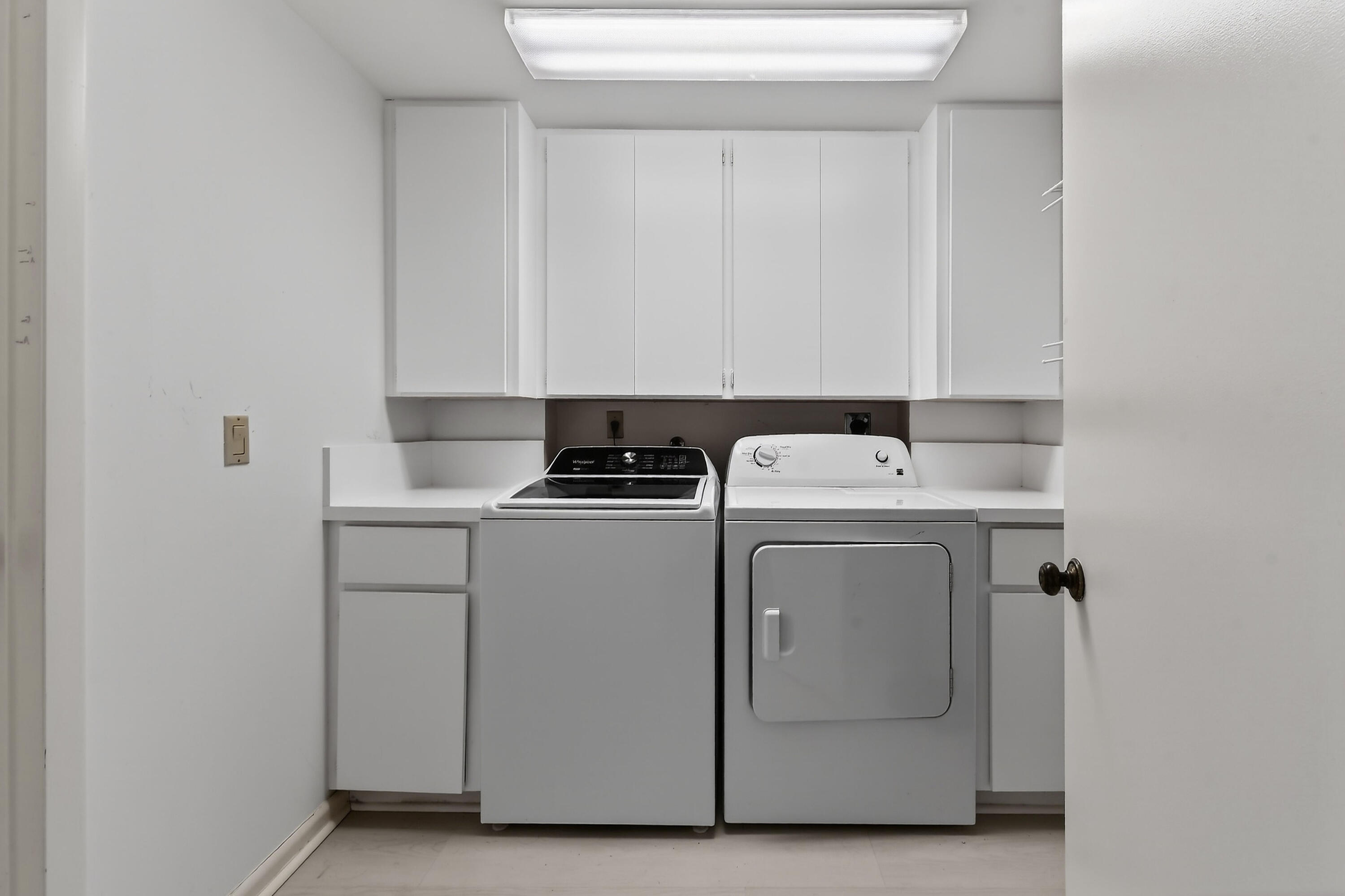 R11122067 Property Photo 21