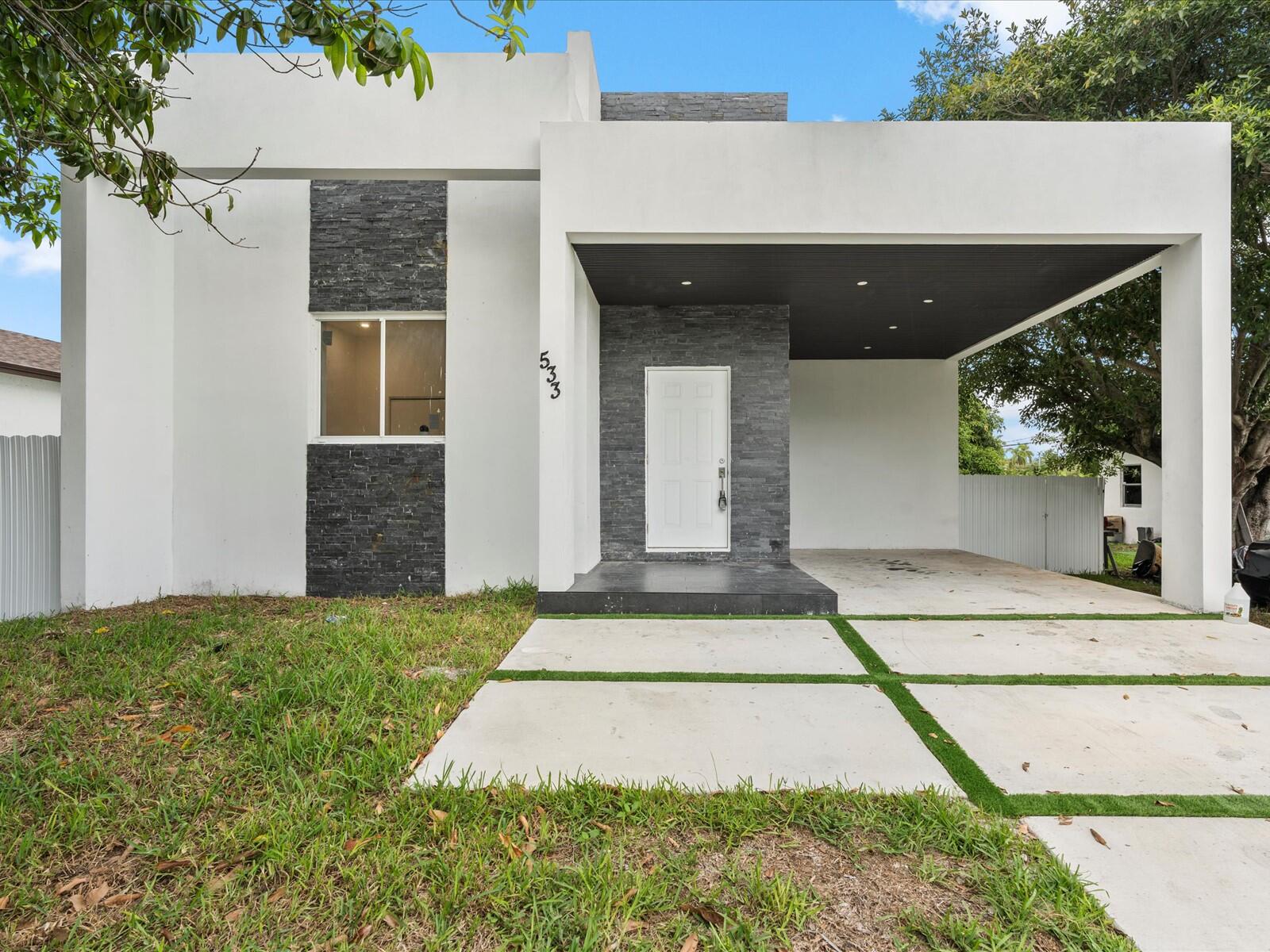 533 NW 16th Avenue
