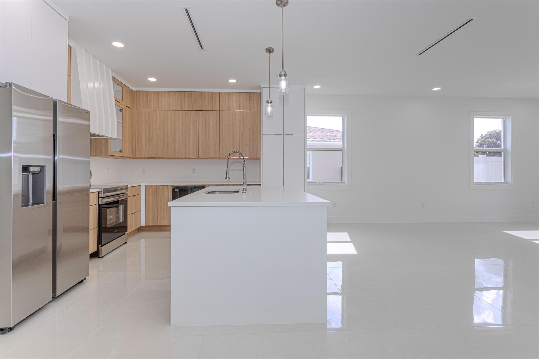 6794 3rd Street Property Photo 3