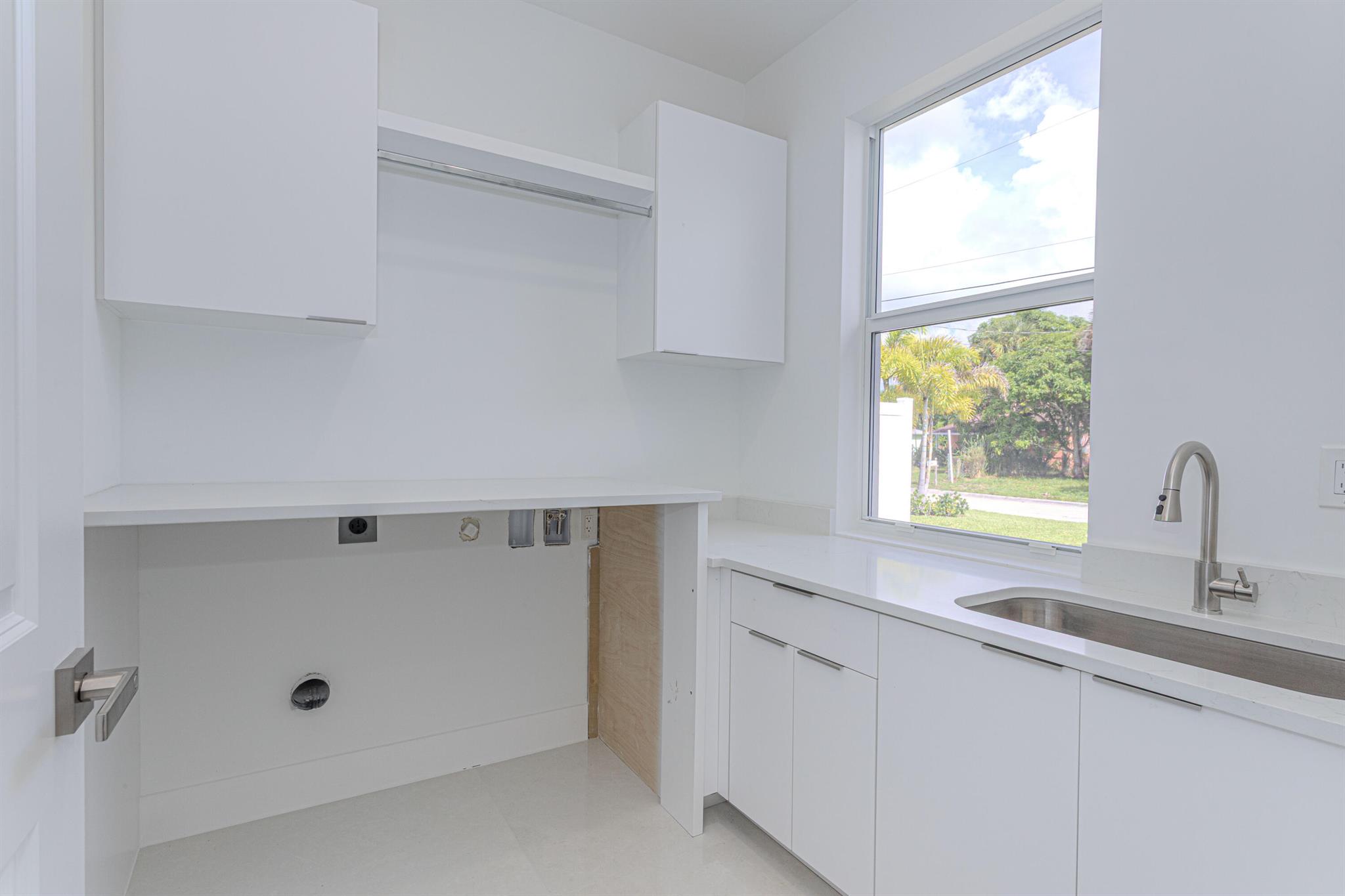 6794 3rd Street Property Photo 8