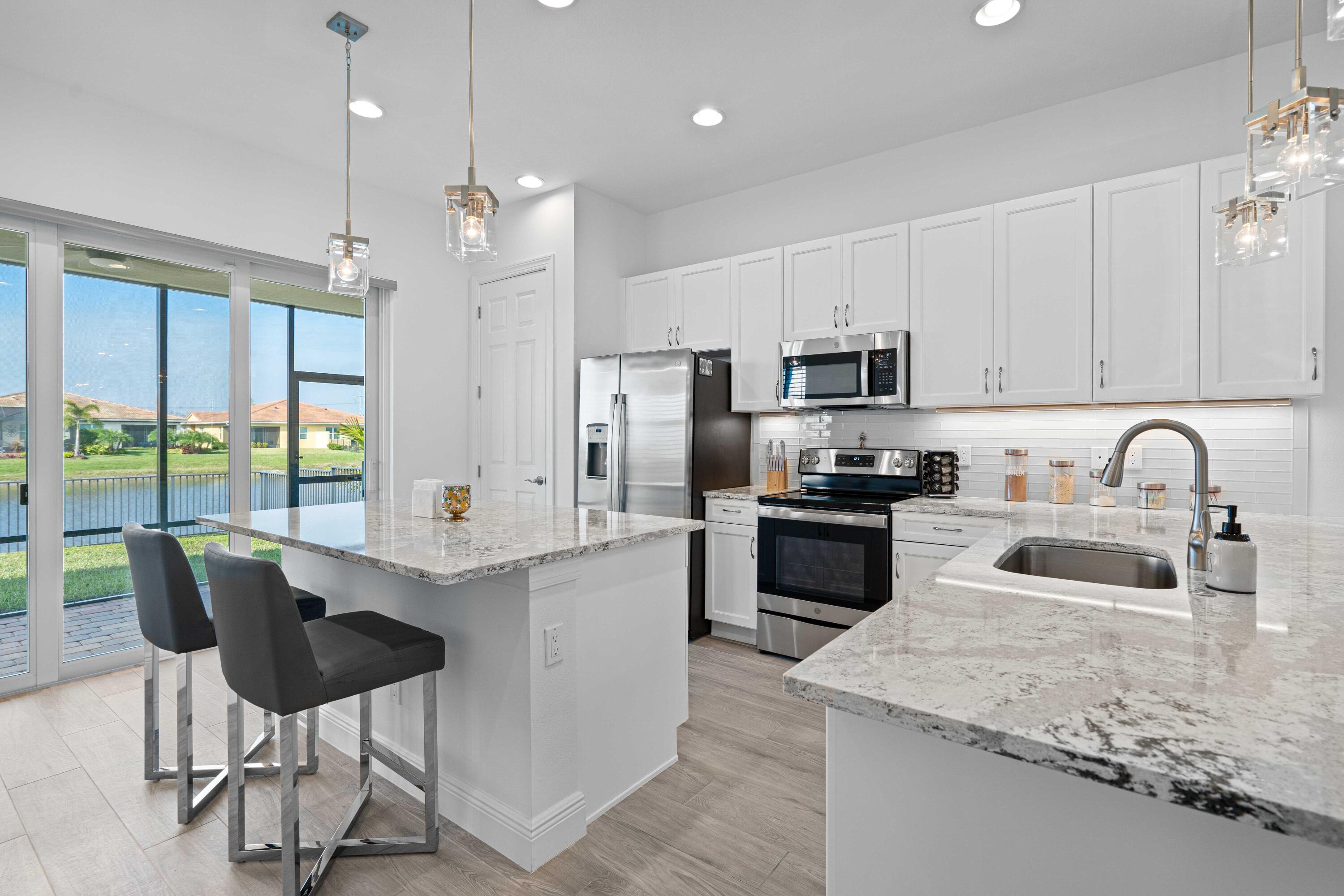 25074 Sw Alberti Way Property Photo 1