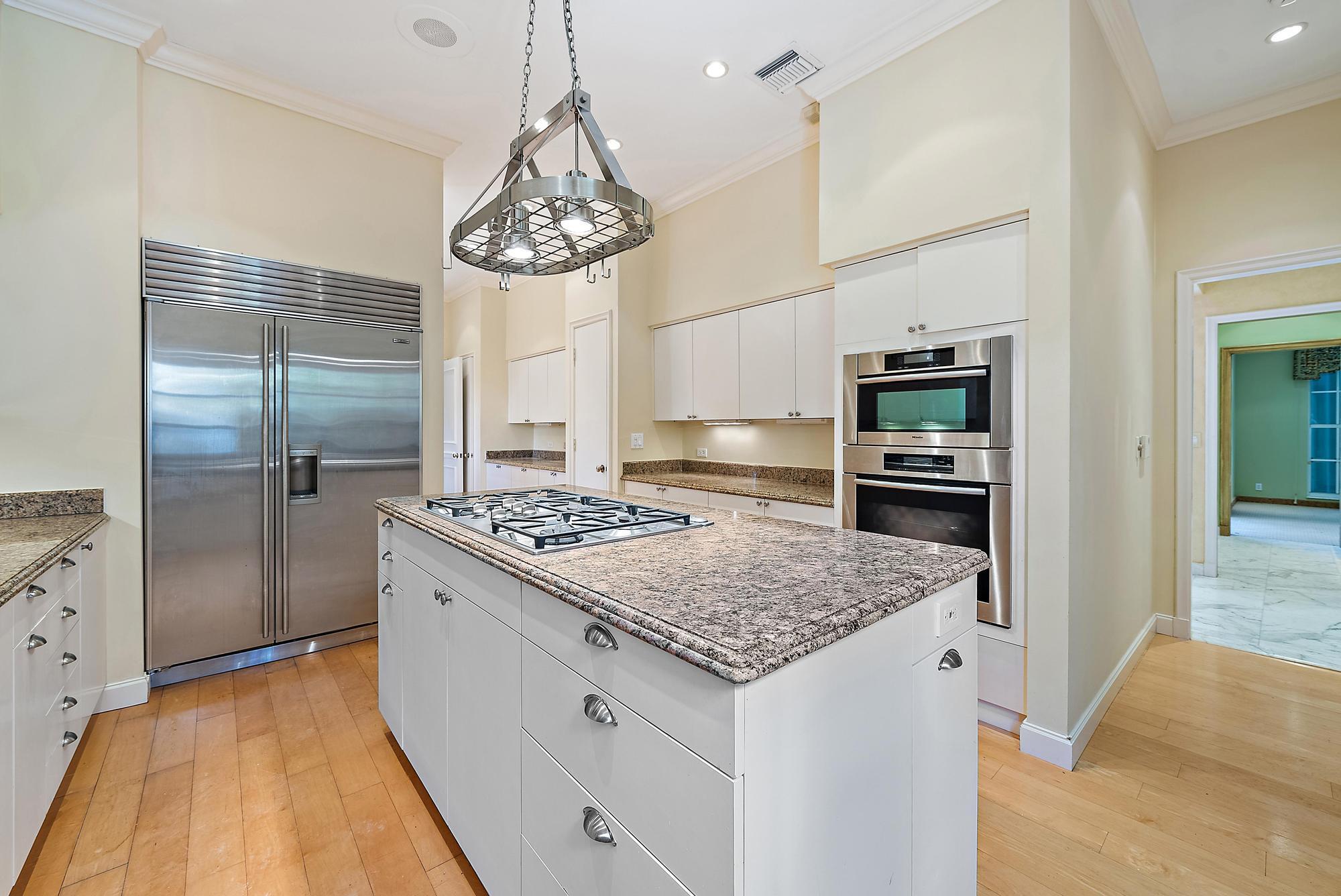 740 N Lake Way Property Photo 12