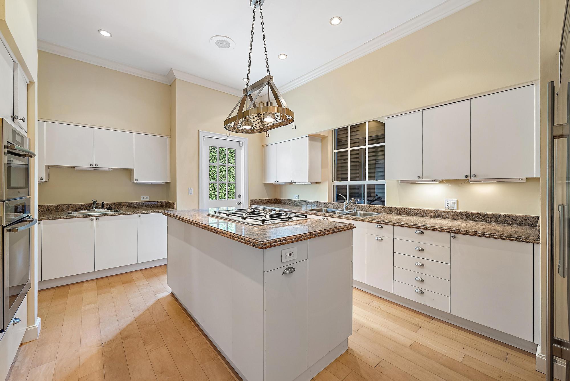 740 N Lake Way Property Photo 13