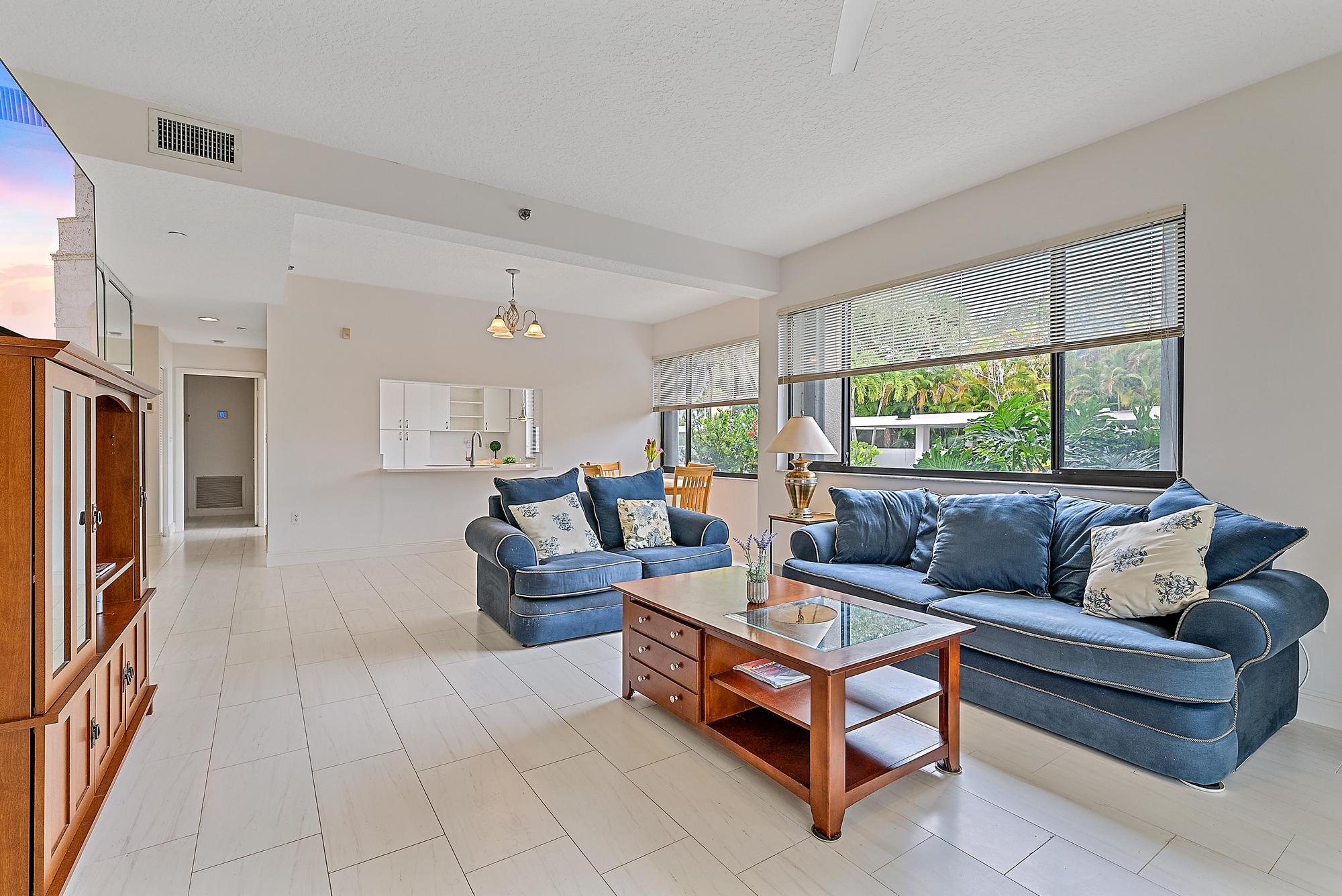 811 Oak Harbour Drive Property Photo 10