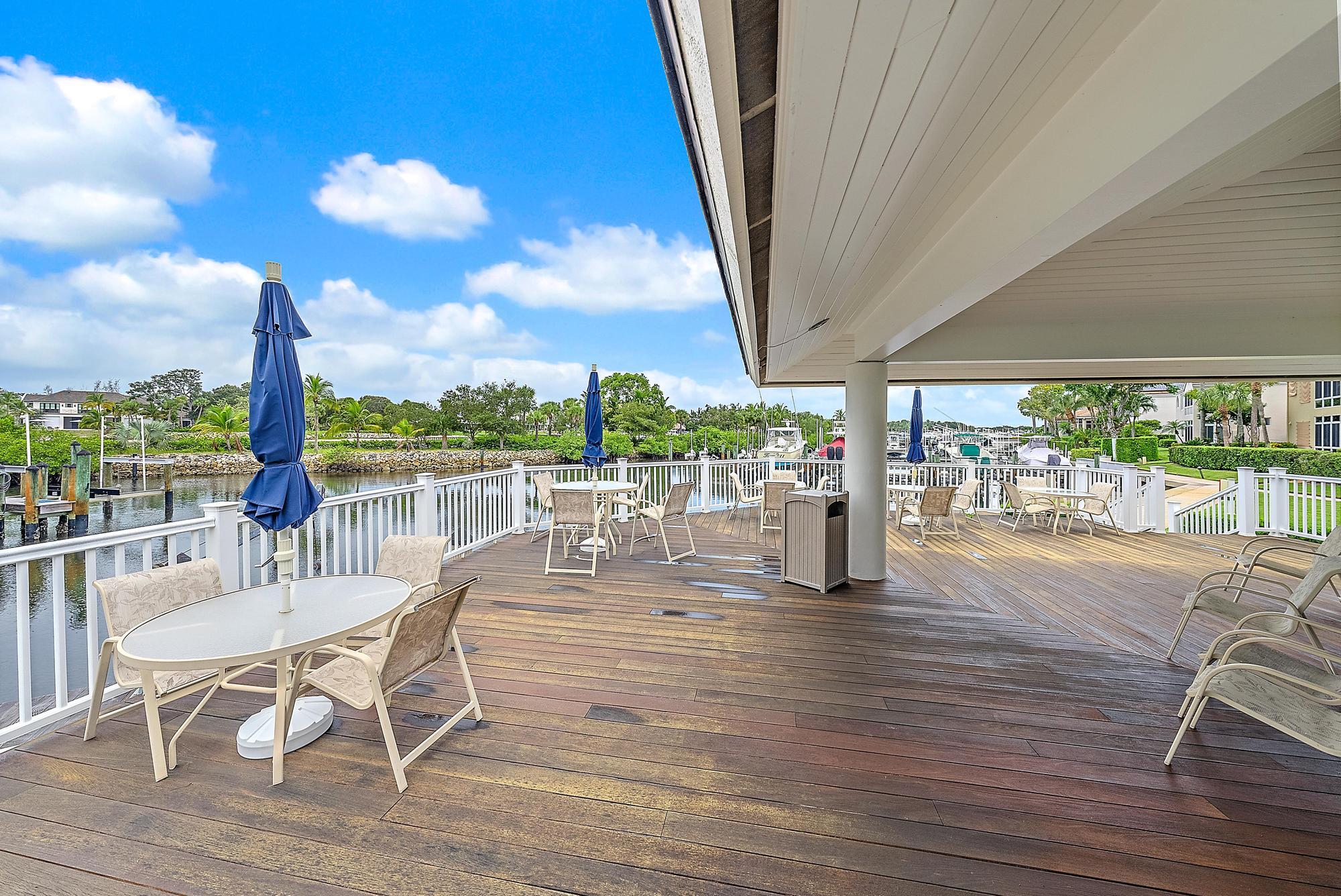 811 Oak Harbour Drive Property Photo 23