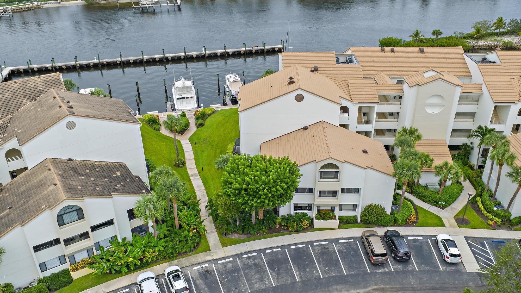 811 Oak Harbour Drive Property Photo 32