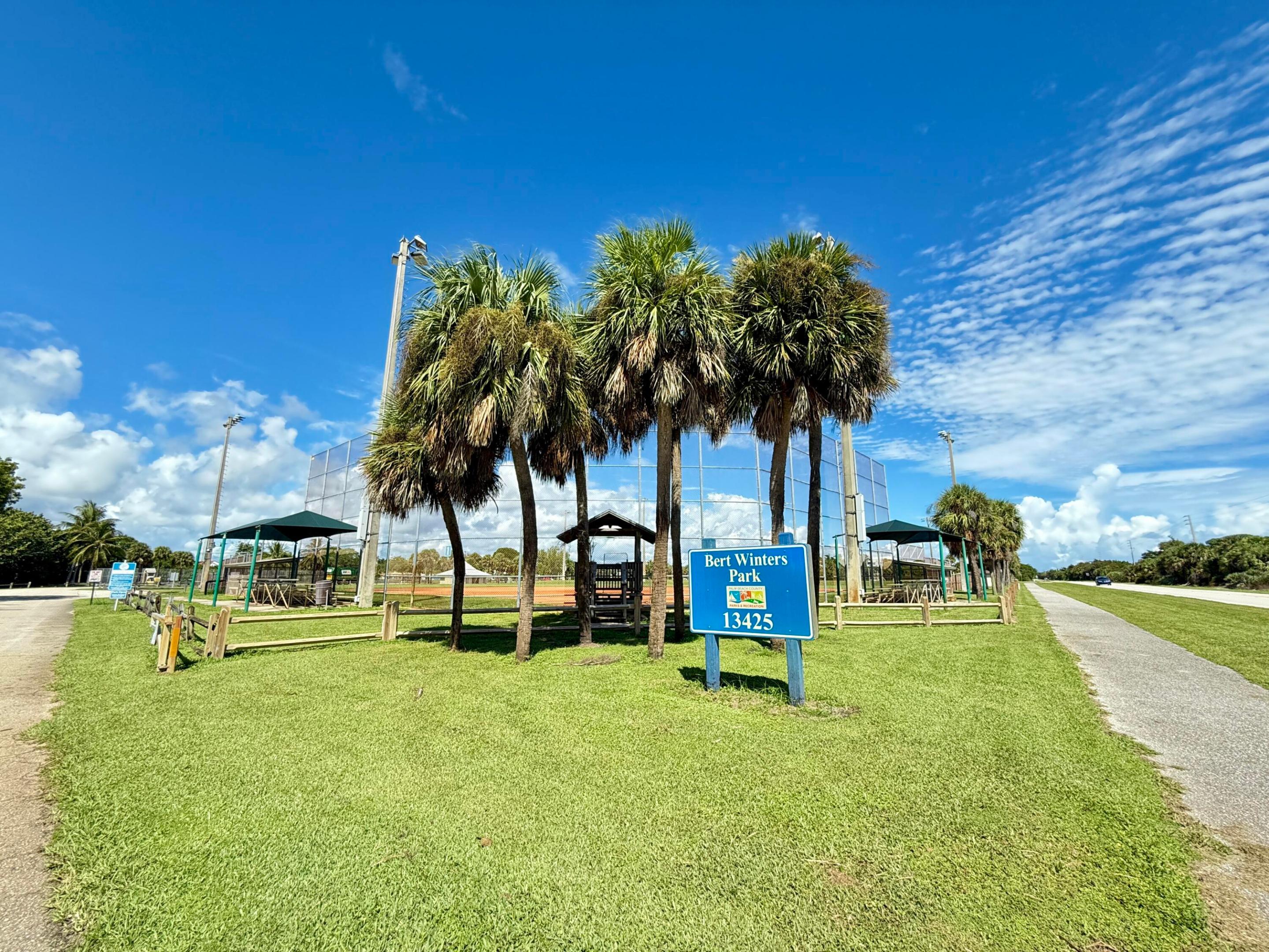 811 Oak Harbour Drive Property Photo 37