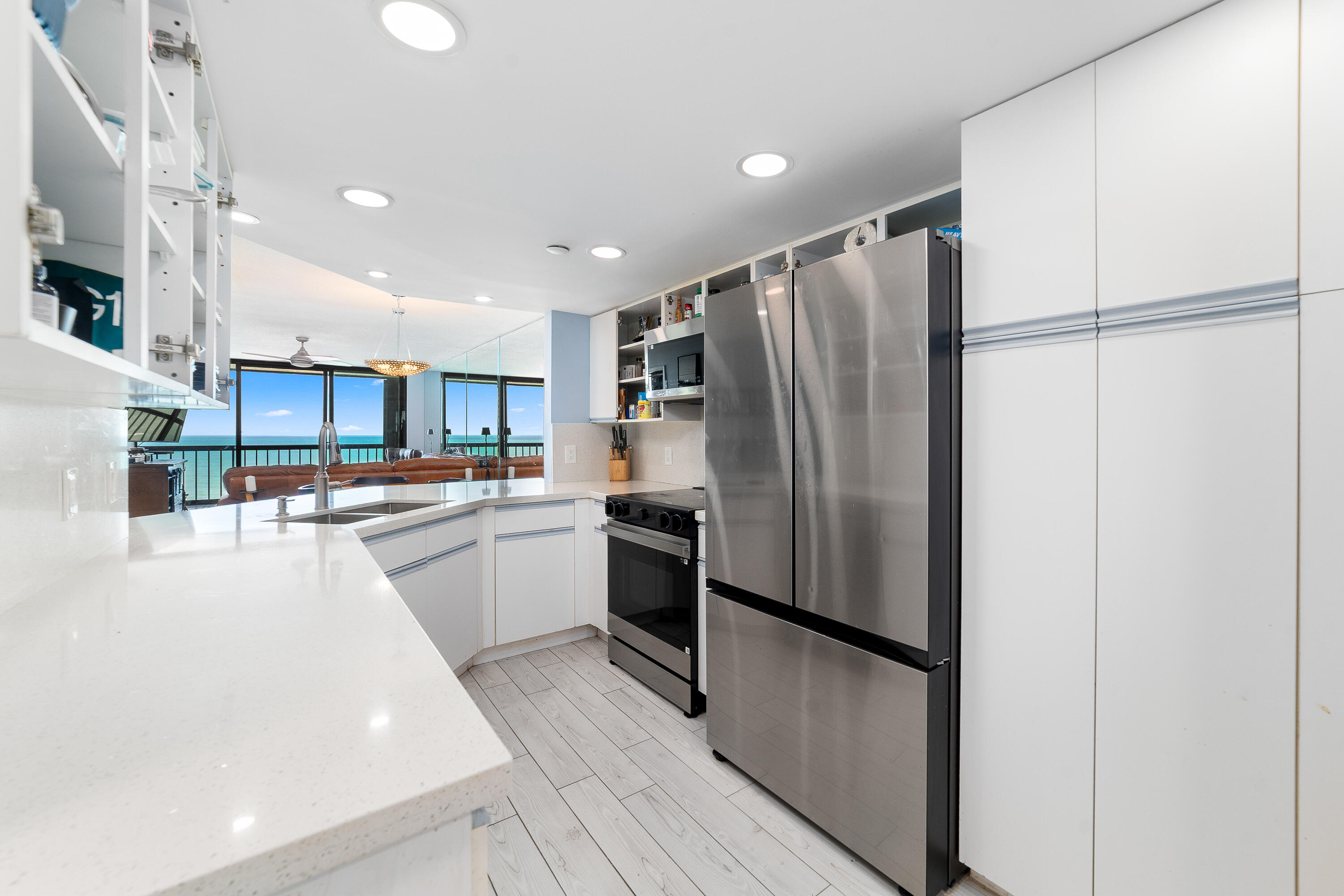 8800 S Ocean Drive 1102 Property Photo 10