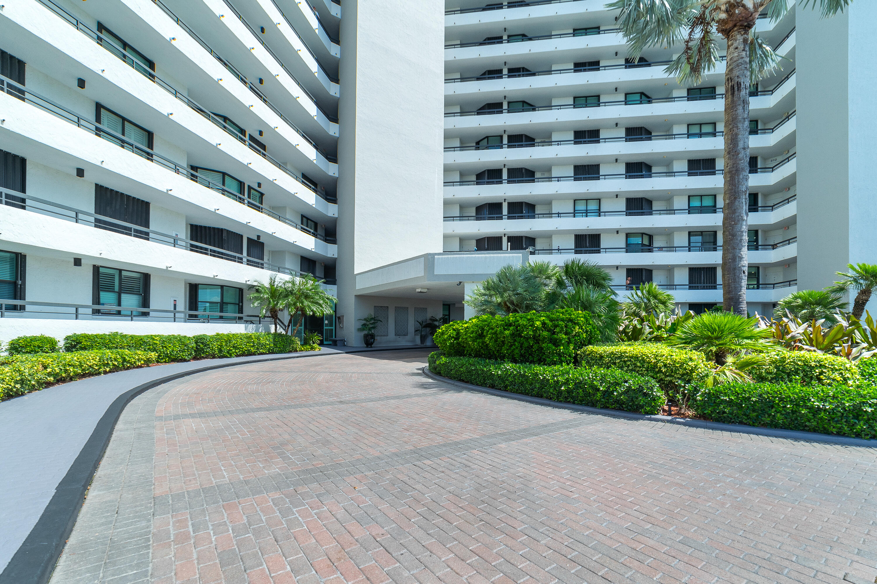 8800 S Ocean Drive 1102 Property Photo 25