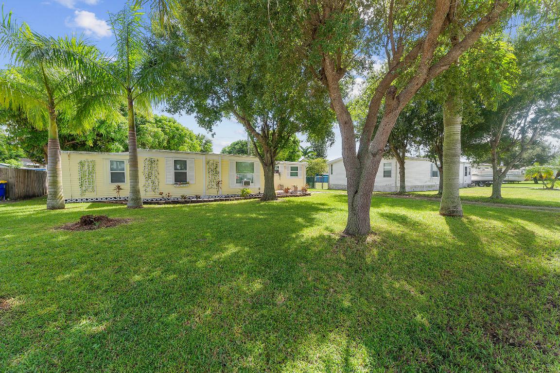 2886 Se La Palma Terrace Property Photo 2
