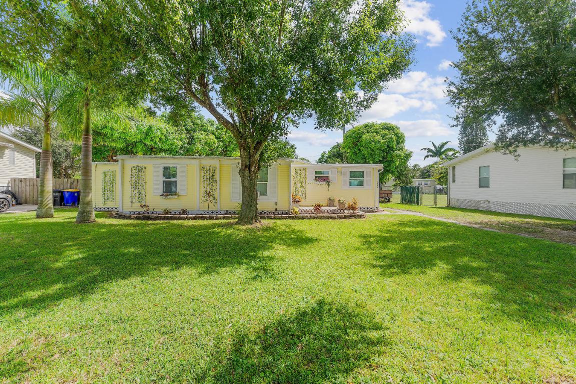 2886 Se La Palma Terrace Property Photo 3