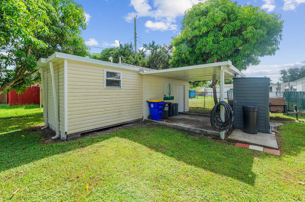 2886 Se La Palma Terrace Property Photo 24