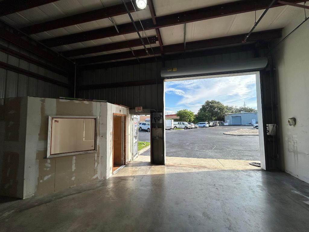 806 Old Dixie Highway 1 Property Photo 2