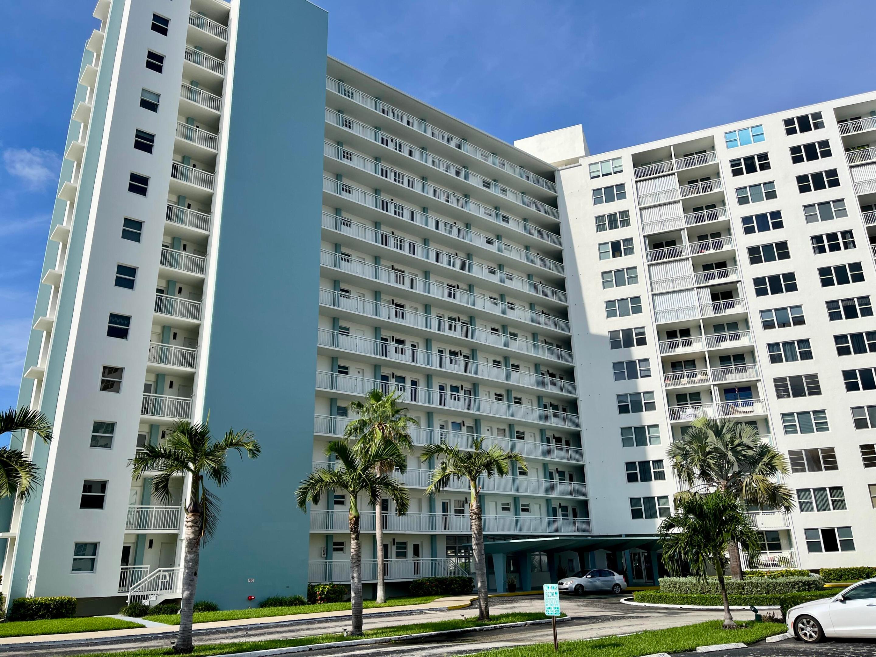201 N Ocean Boulevard 302 Property Photo 2