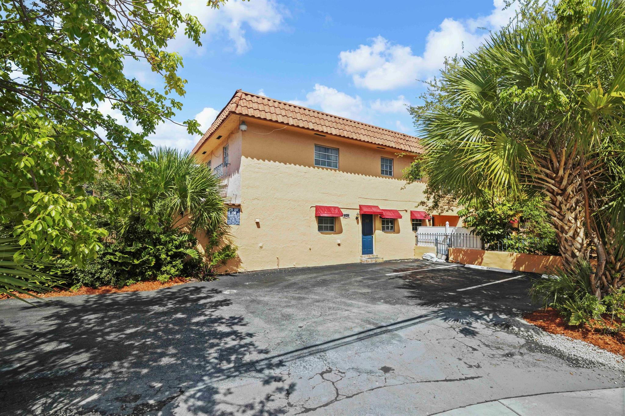 1545 Miami Road Property Photo 5