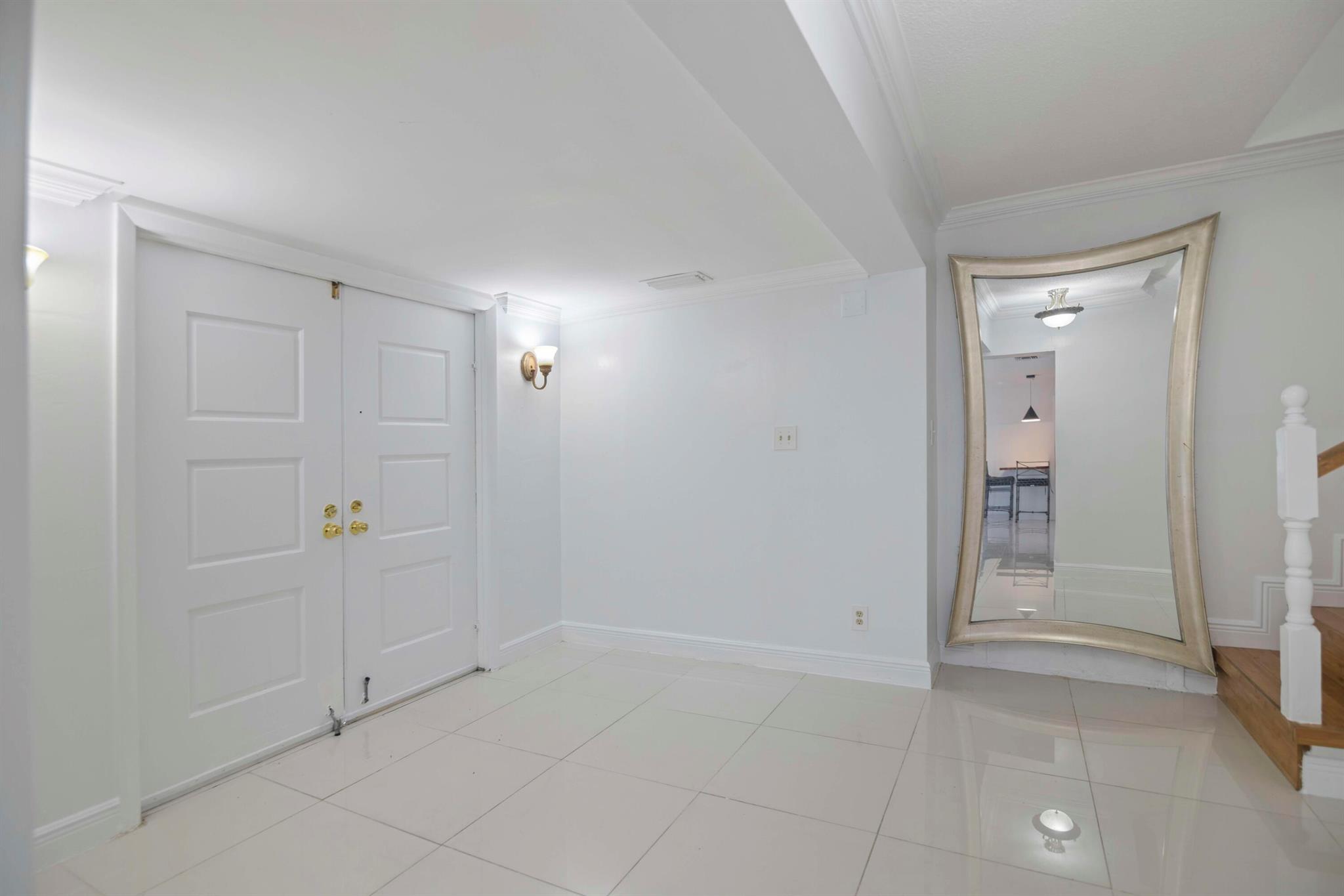 1545 Miami Road Property Photo 12