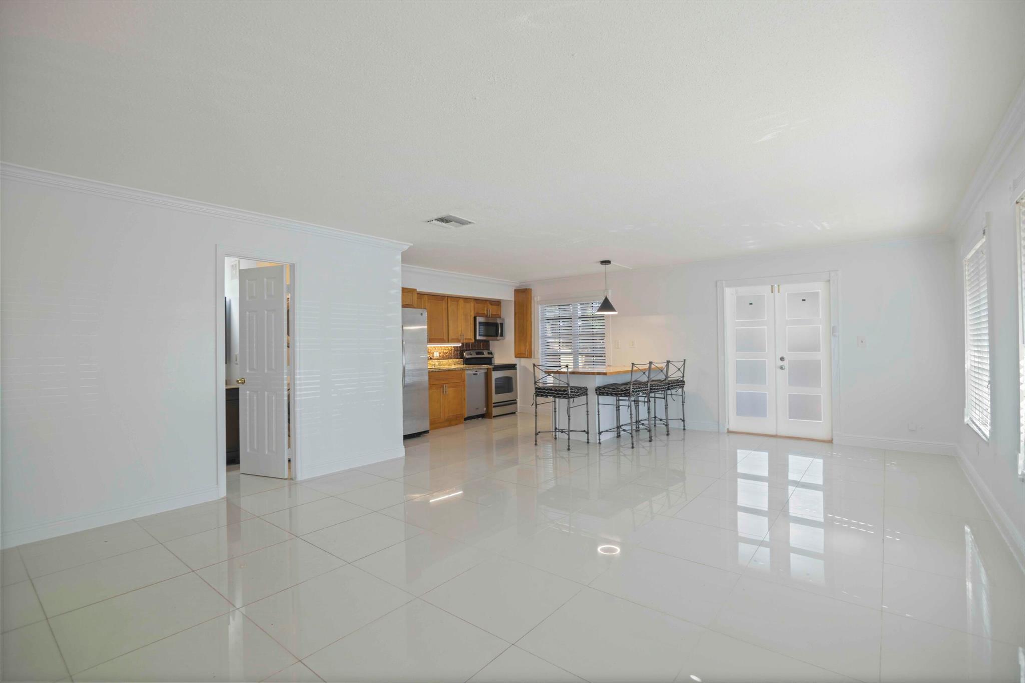 1545 Miami Road Property Photo 14