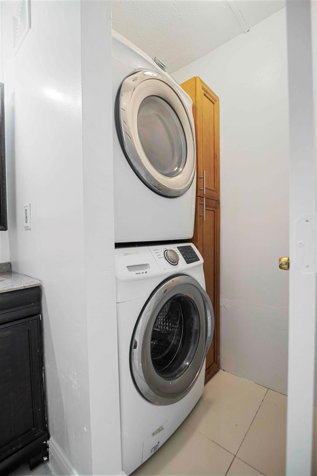 1545 Miami Road Property Photo 17