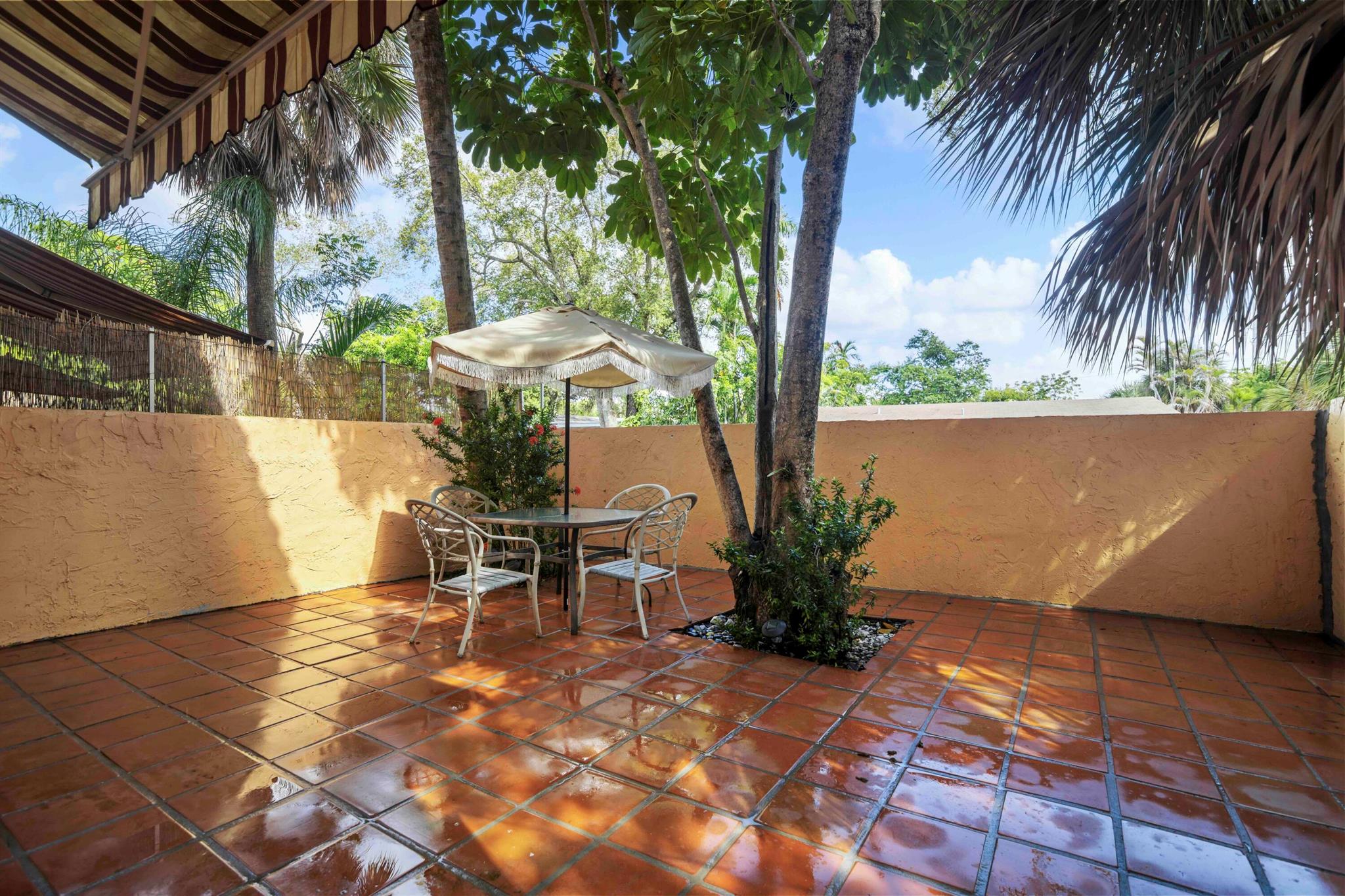 1545 Miami Road Property Photo 38