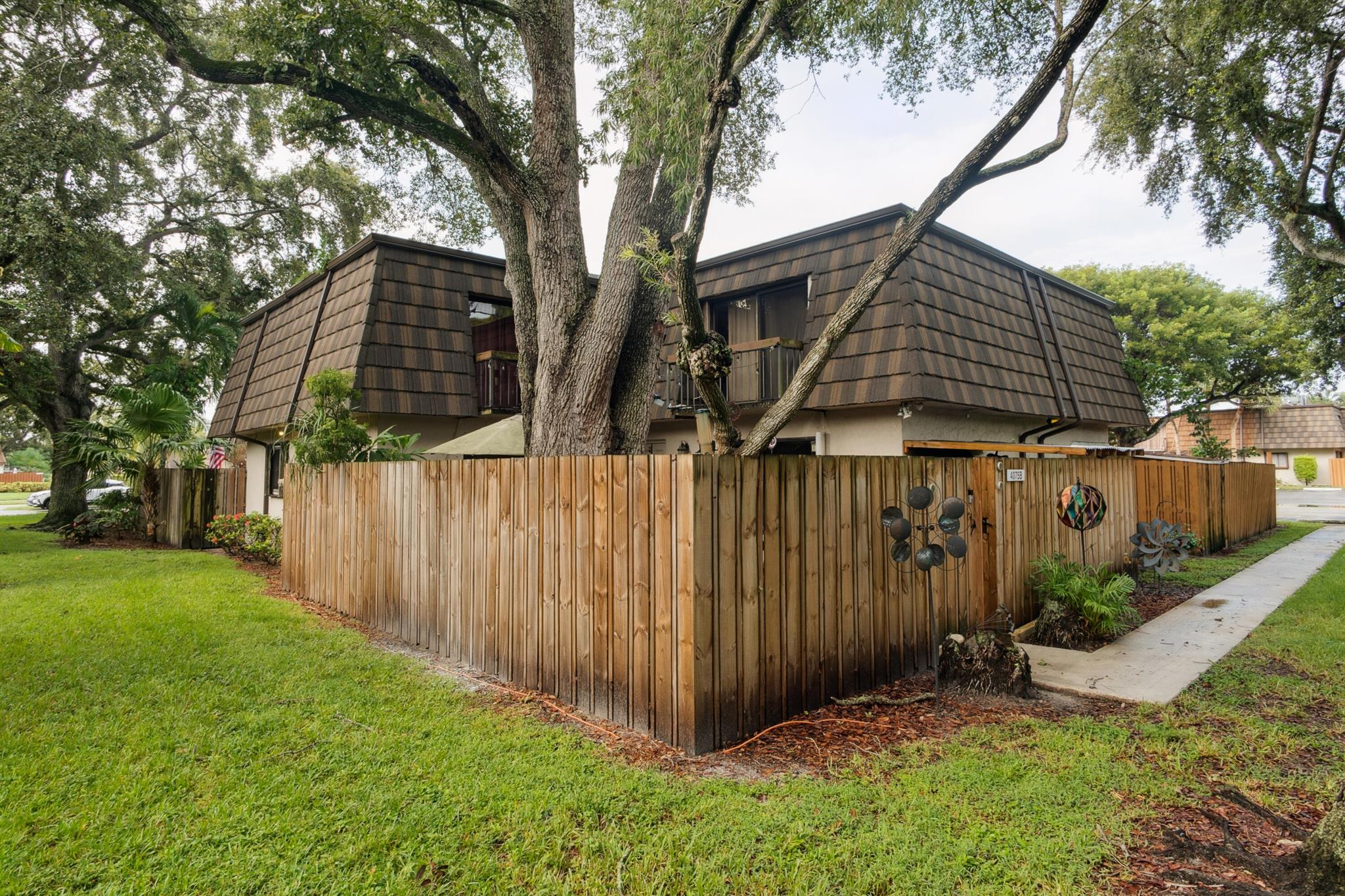 4075 Palm Bay Circle B Property Photo 1