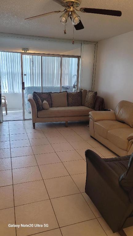 8060 N Sunrise Lakes Drive # 305 Property Photo 2