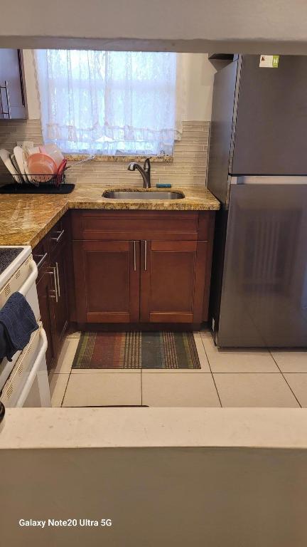 8060 N Sunrise Lakes Drive # 305 Property Photo 4
