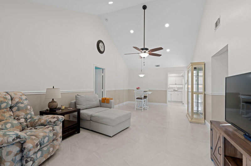 702 Wingfoot Drive D Property Photo 16