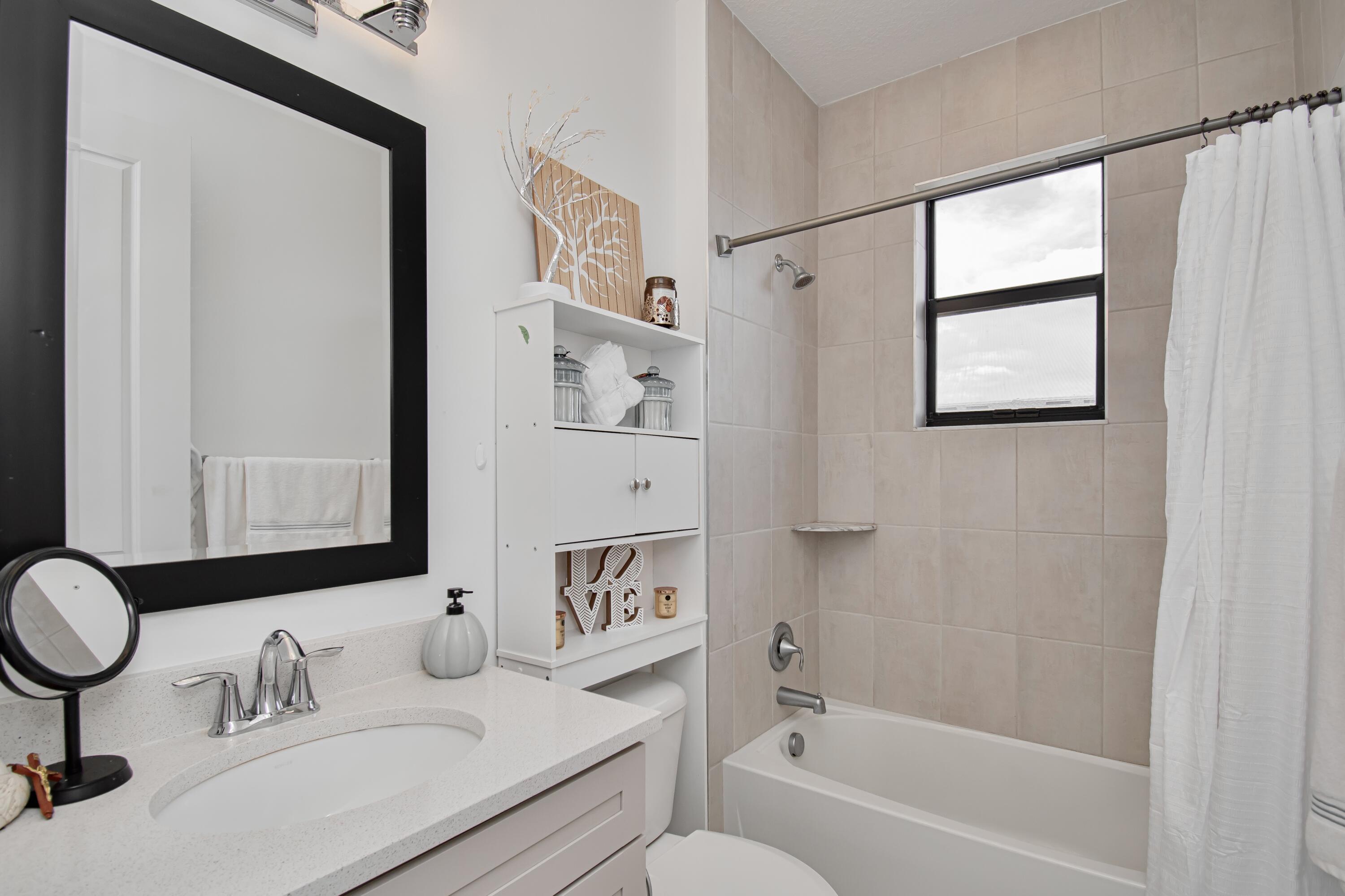 16420 Sandy Shore Drive Property Photo 23