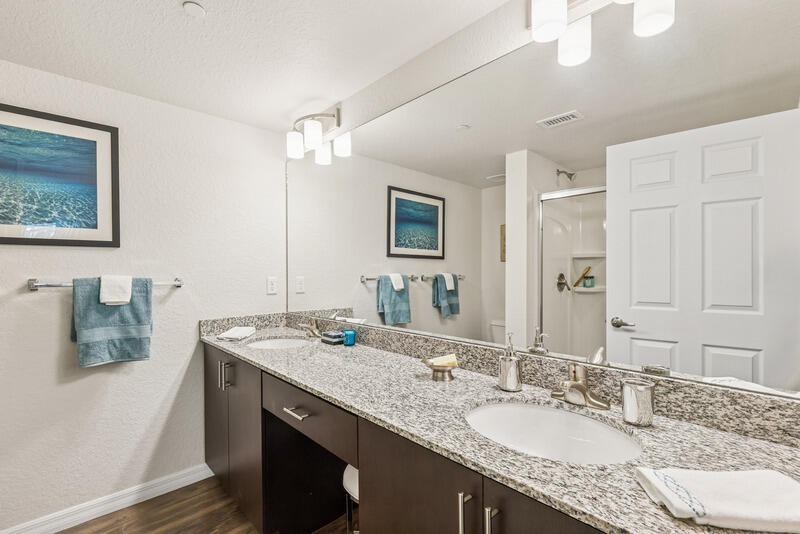 R11128605 Property Photo 8