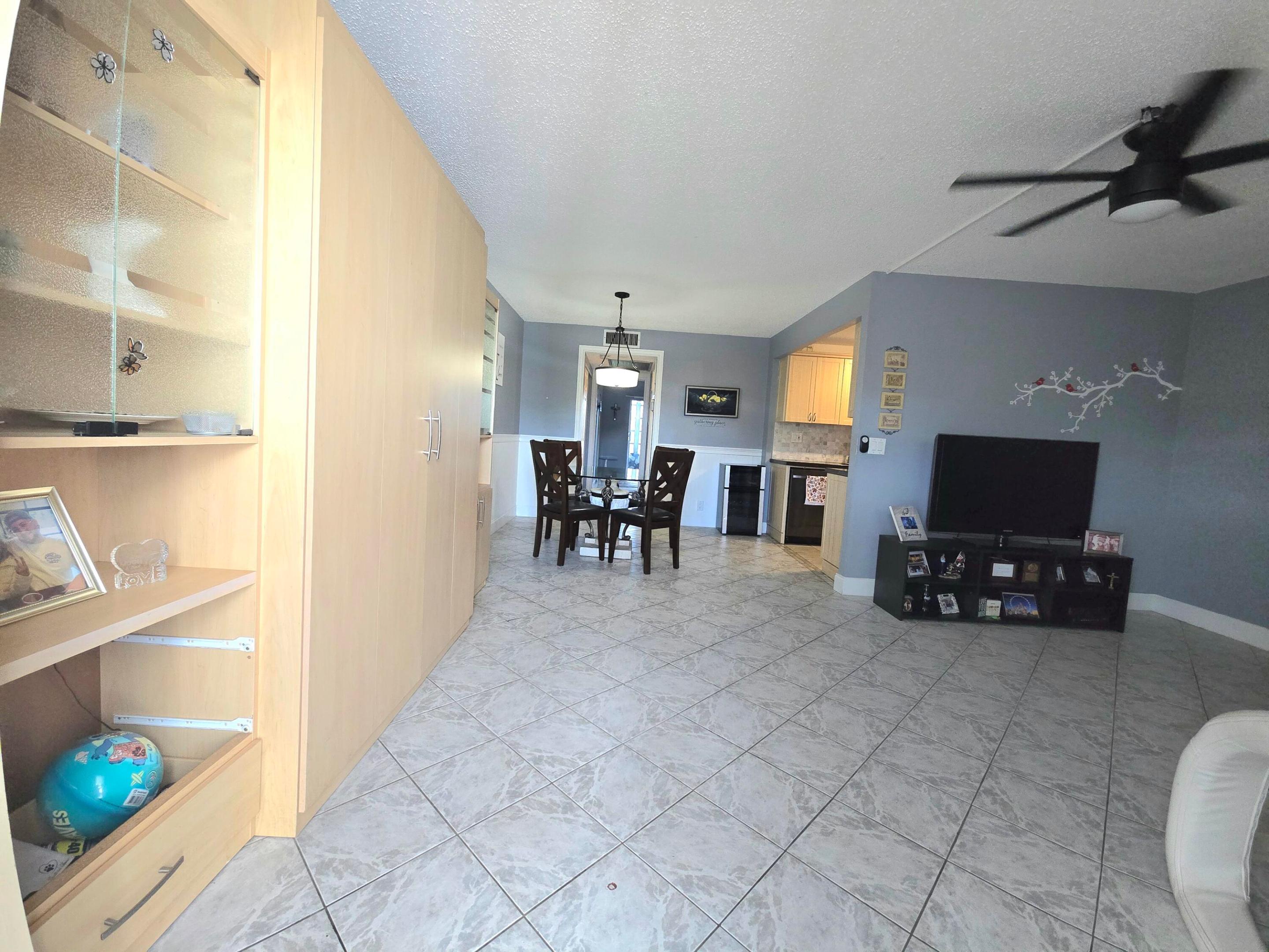 2010 Westbury F 2010 Property Photo 1