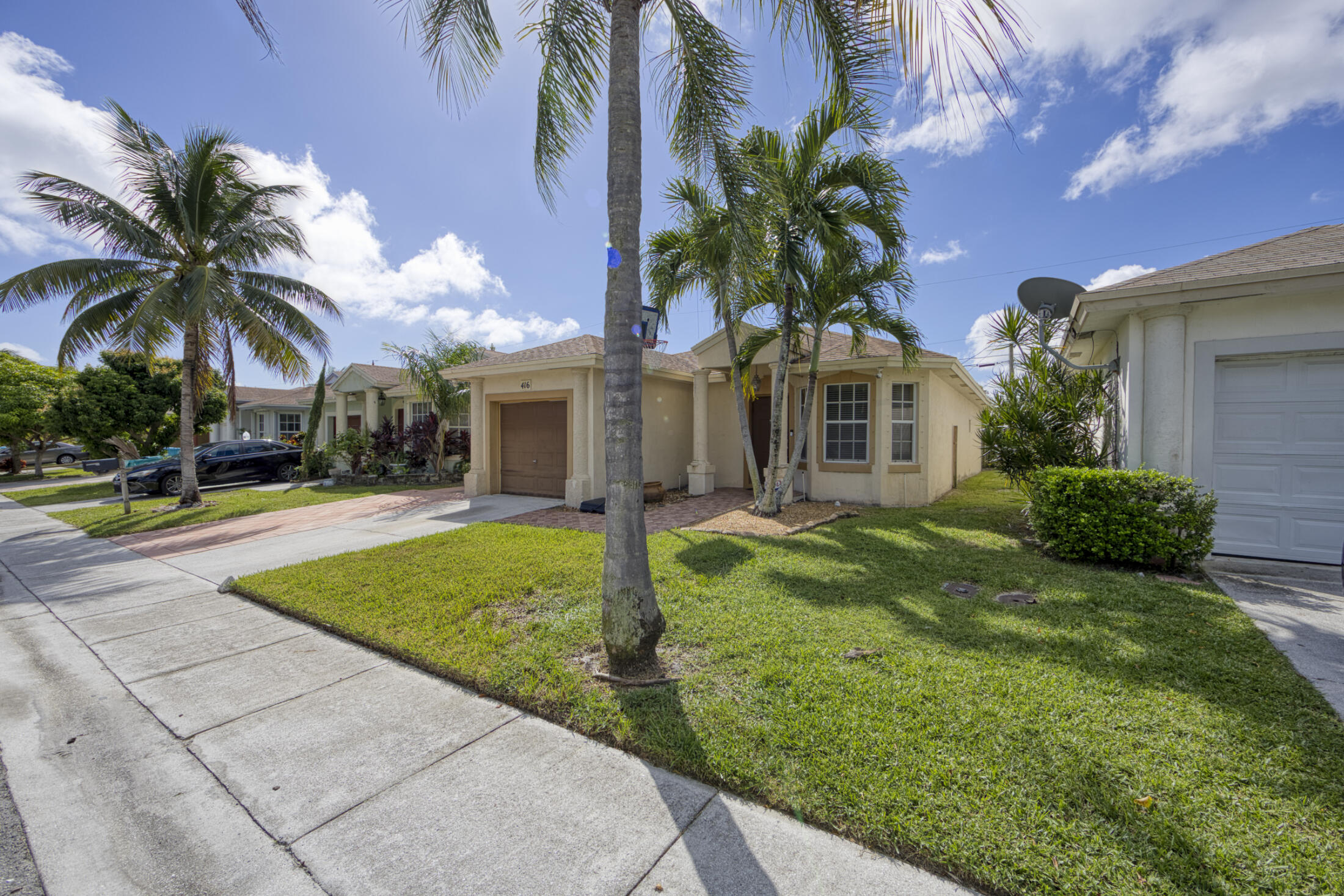 416 Circle Drive S Property Photo 1