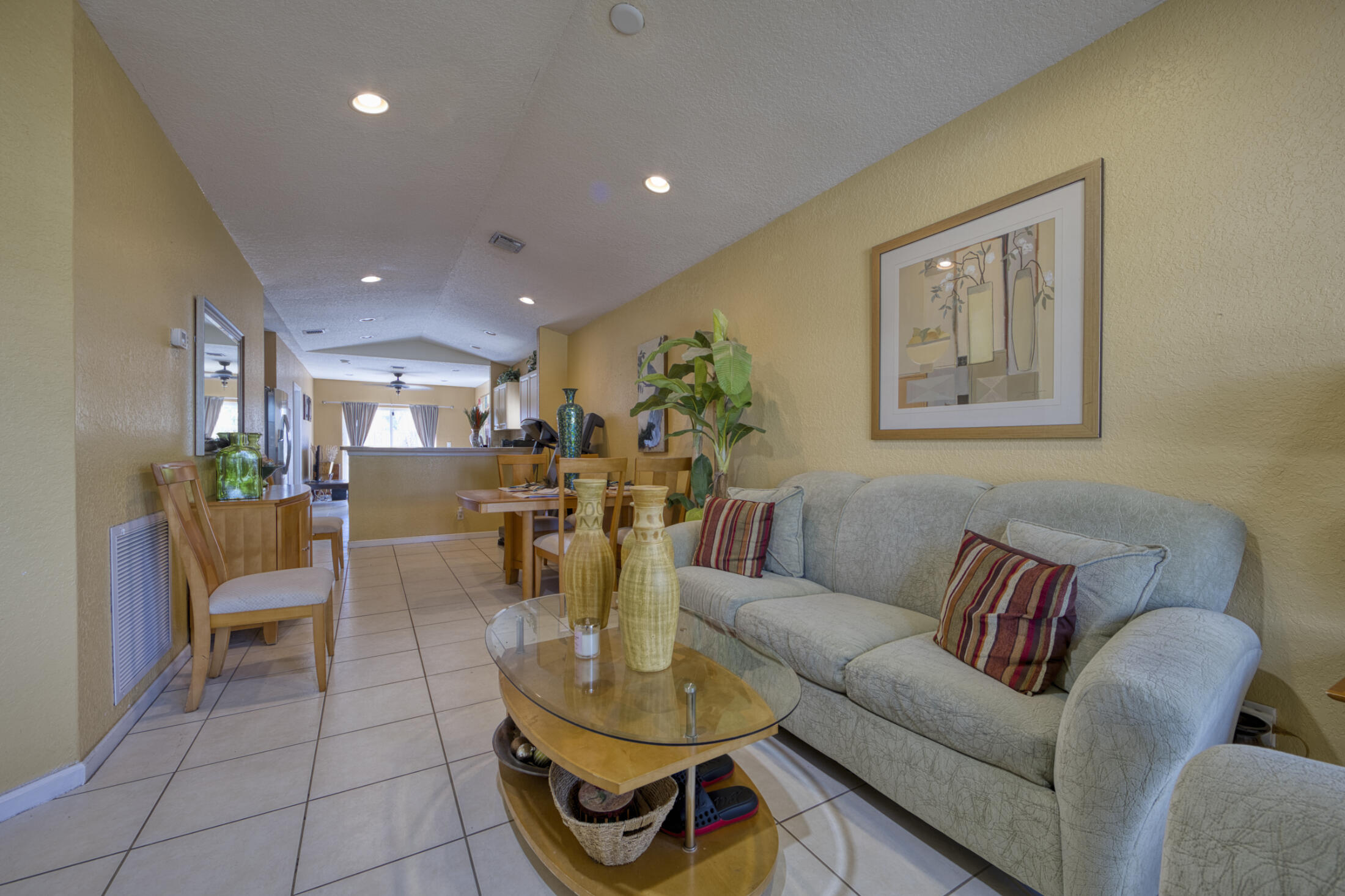 416 Circle Drive S Property Photo 3