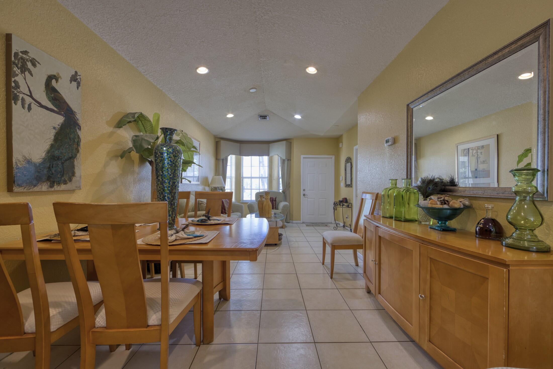 416 Circle Drive S Property Photo 5
