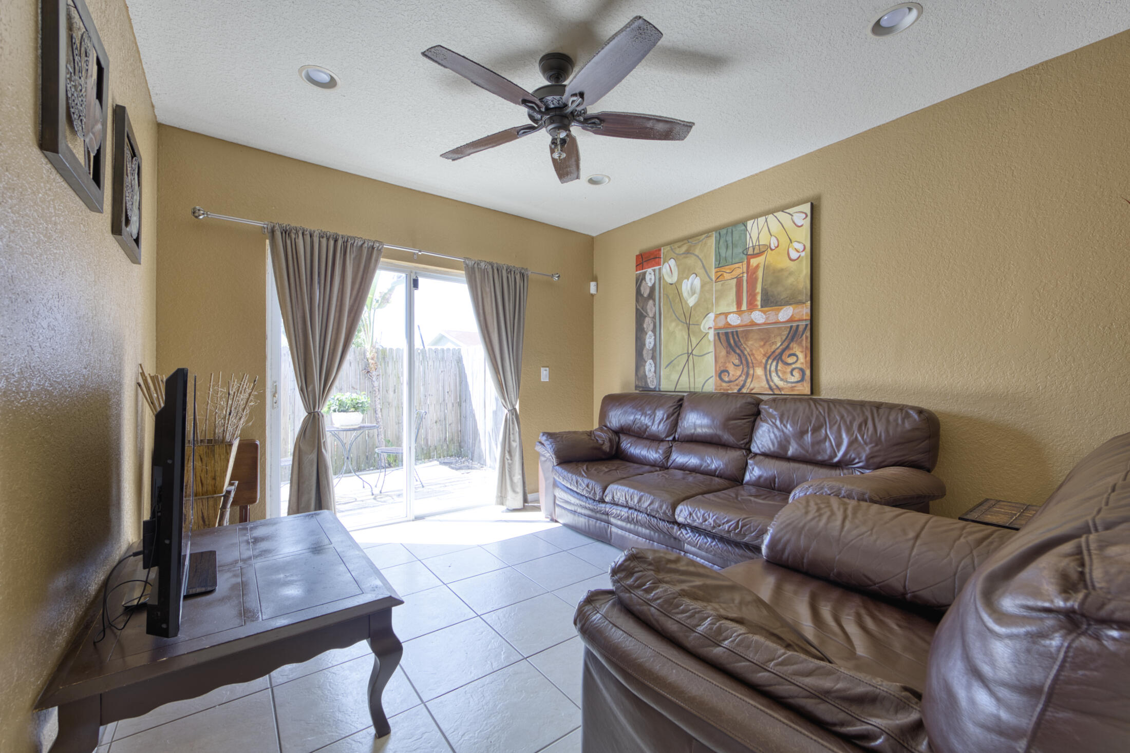 416 Circle Drive S Property Photo 8