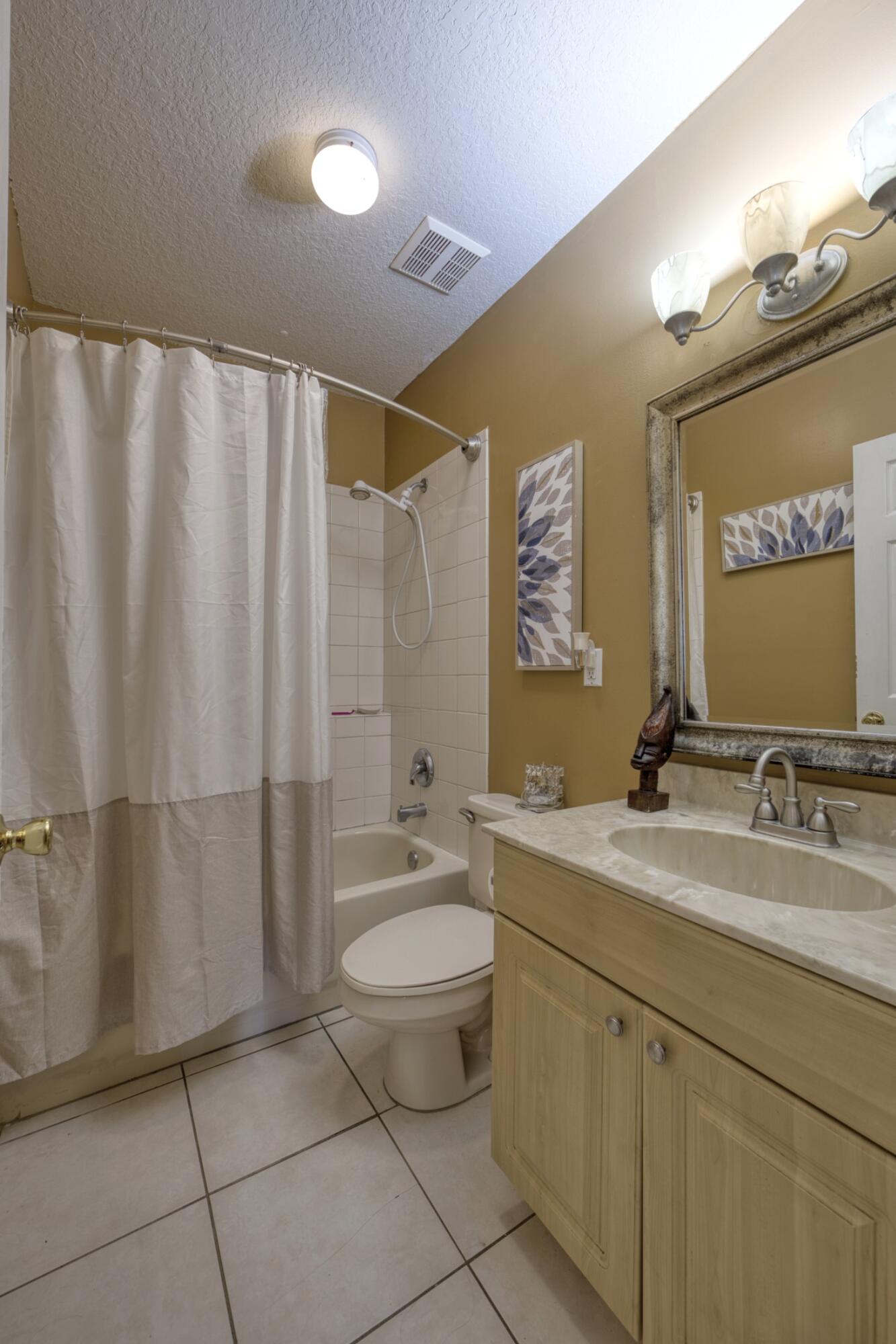 416 Circle Drive S Property Photo 17