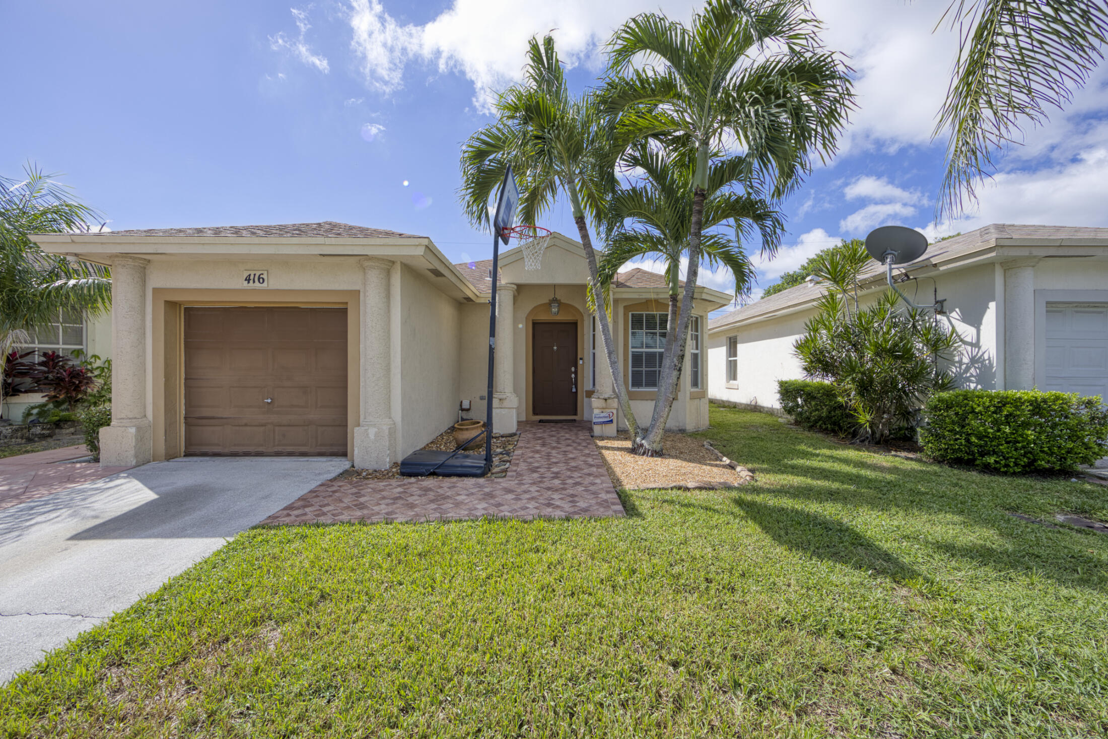 416 Circle Drive S Property Photo 23
